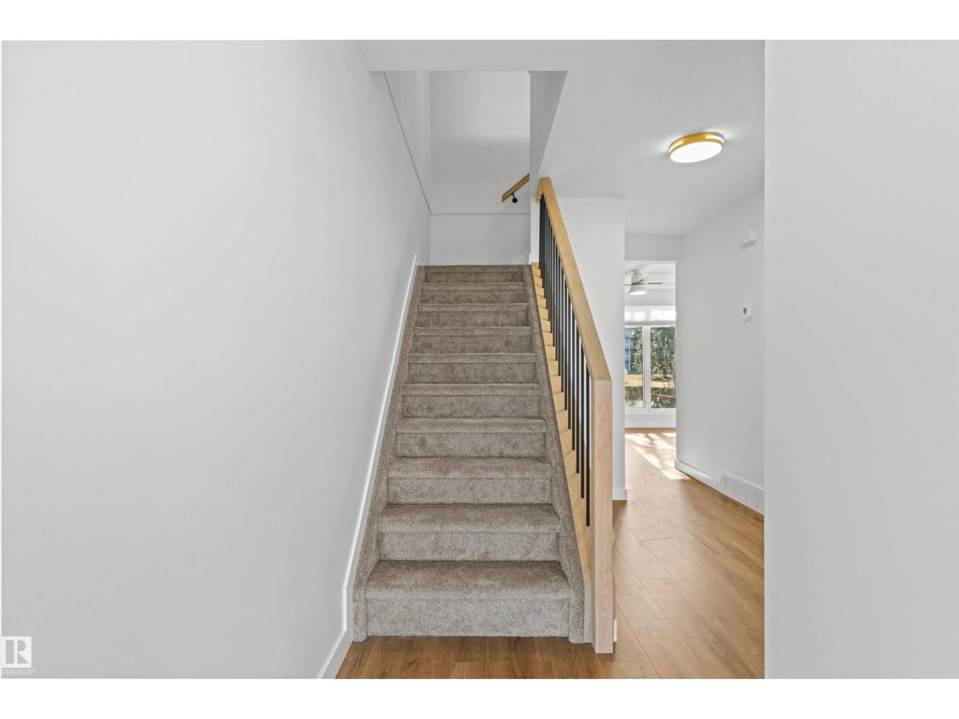 Unknown for NW - 2935 109 ST, Edmonton Alberta T6J4N6