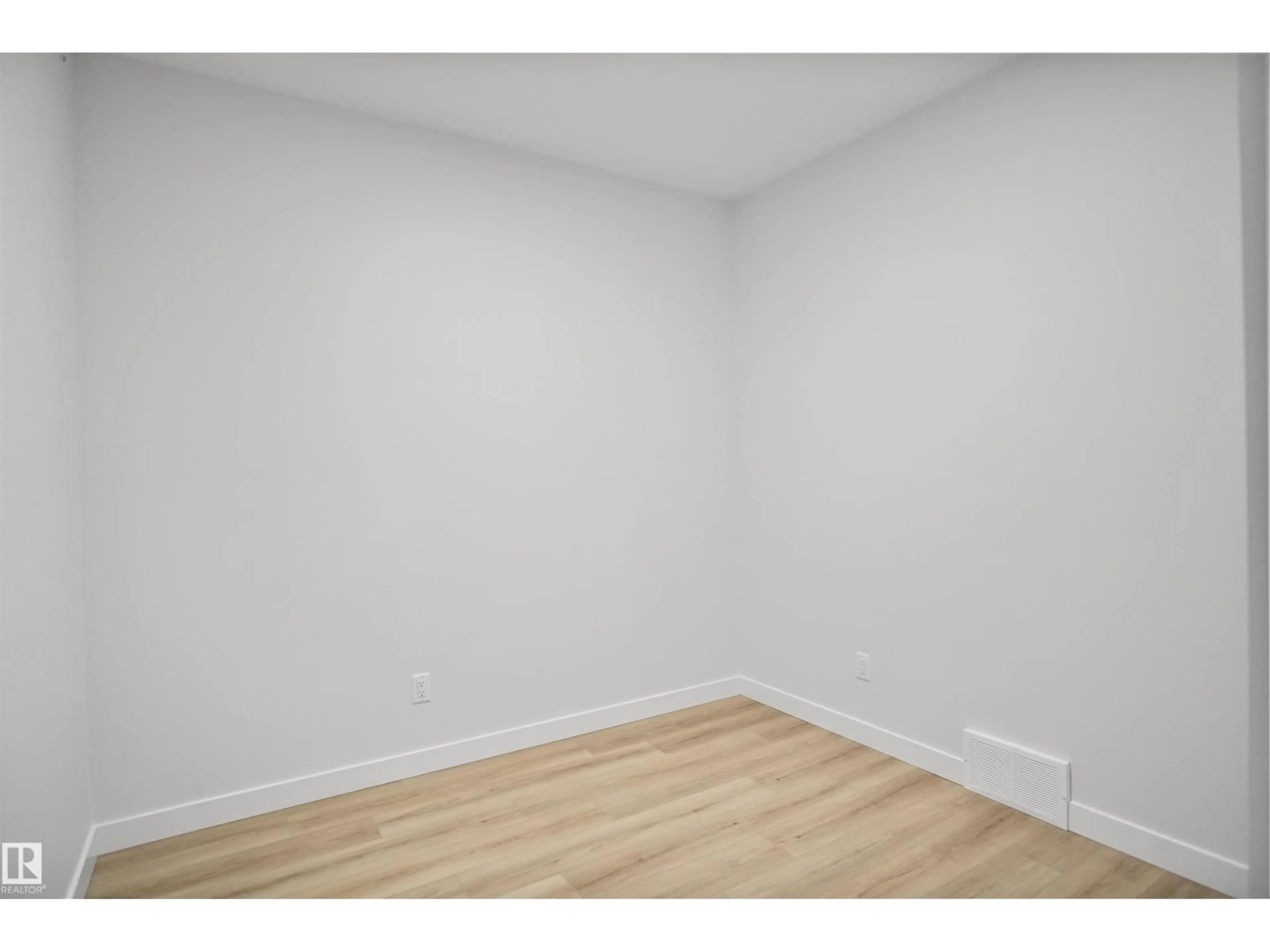 A pic of a room for 20944 16 AV, Edmonton Alberta T6M1P9