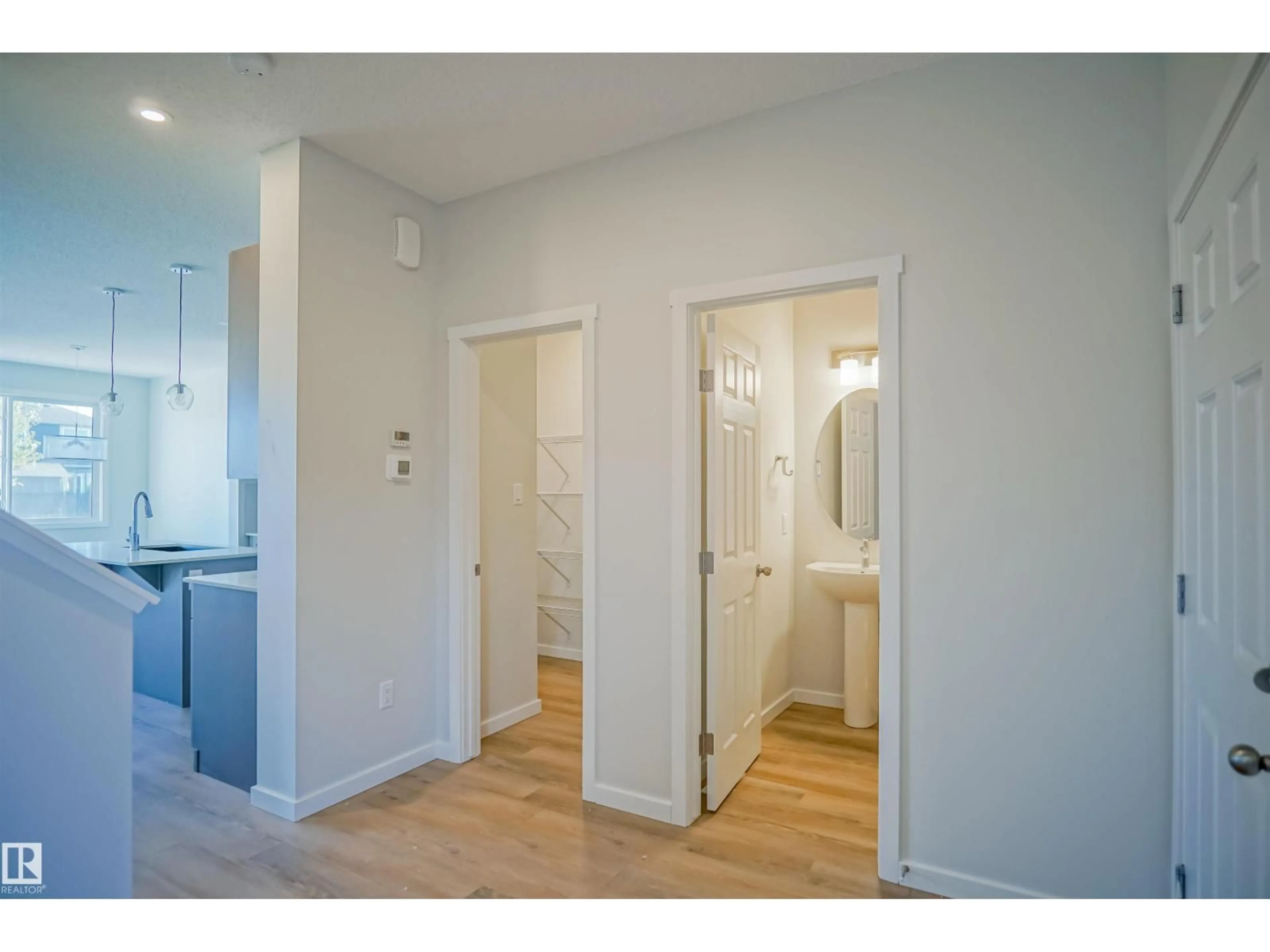 Indoor entryway for 111 FICUS WY, Fort Saskatchewan Alberta T8L0Z6