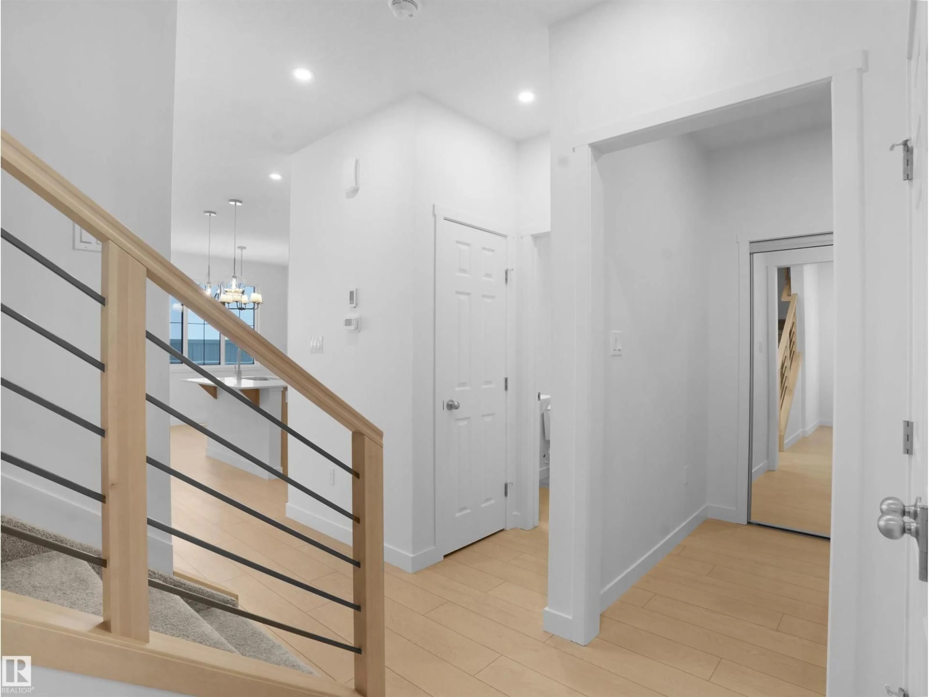 Indoor foyer for 9730 CARSON PL, Edmonton Alberta T6W5P9