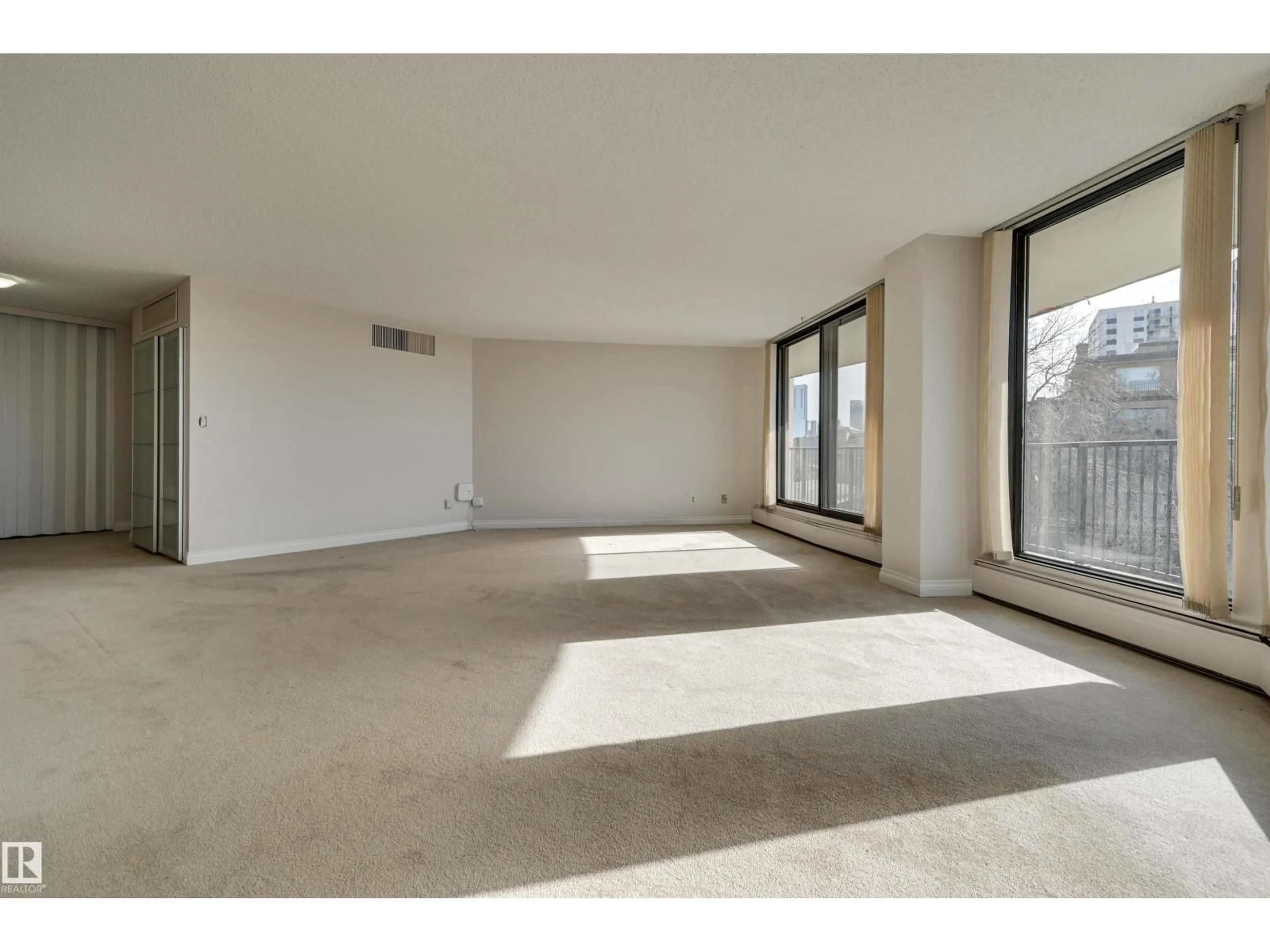 A pic of a room for 502 - 11710 100 AV, Edmonton Alberta T5K2G3