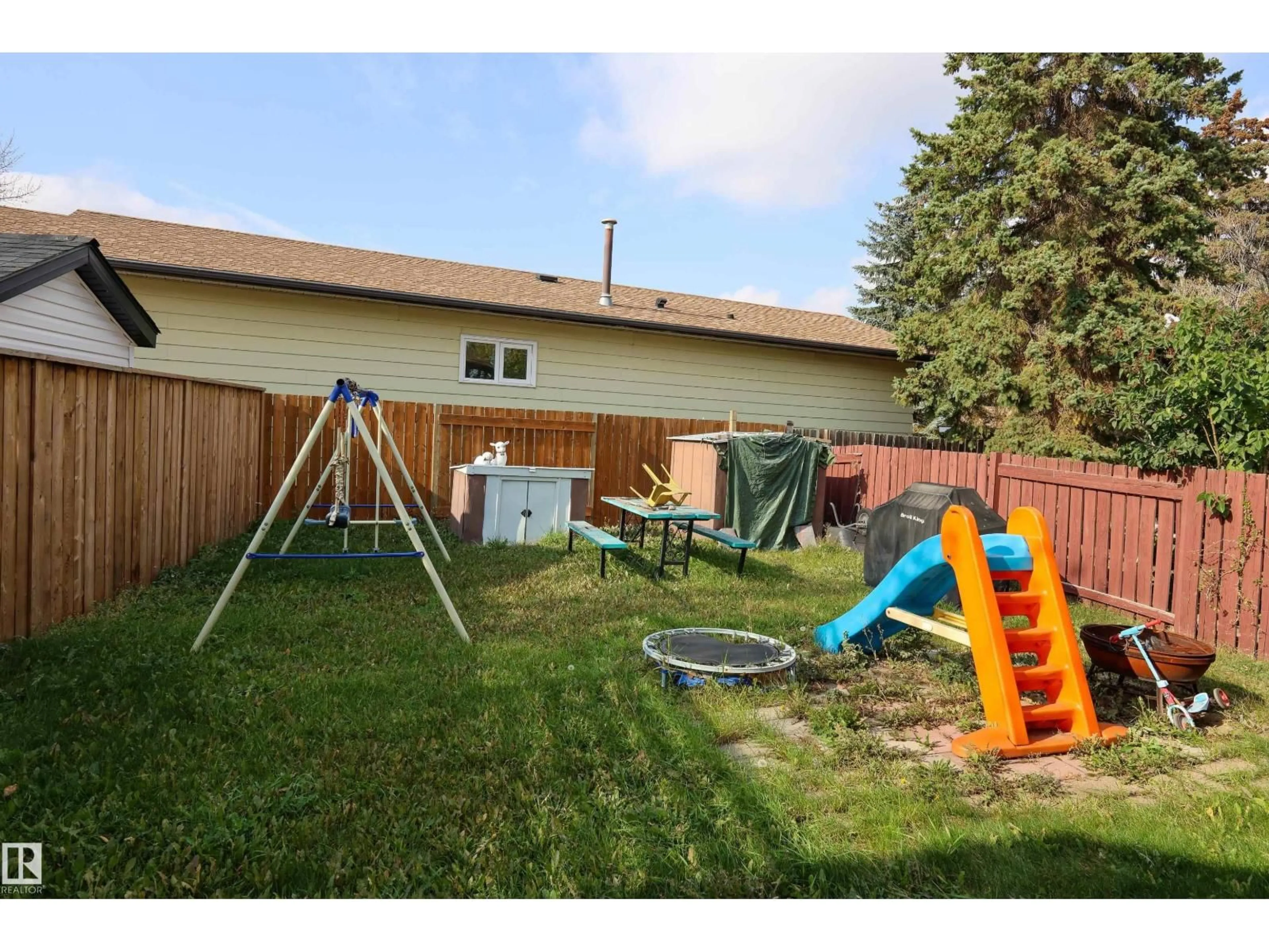 Unknown for 9704 104 ST, Morinville Alberta T8R1C8