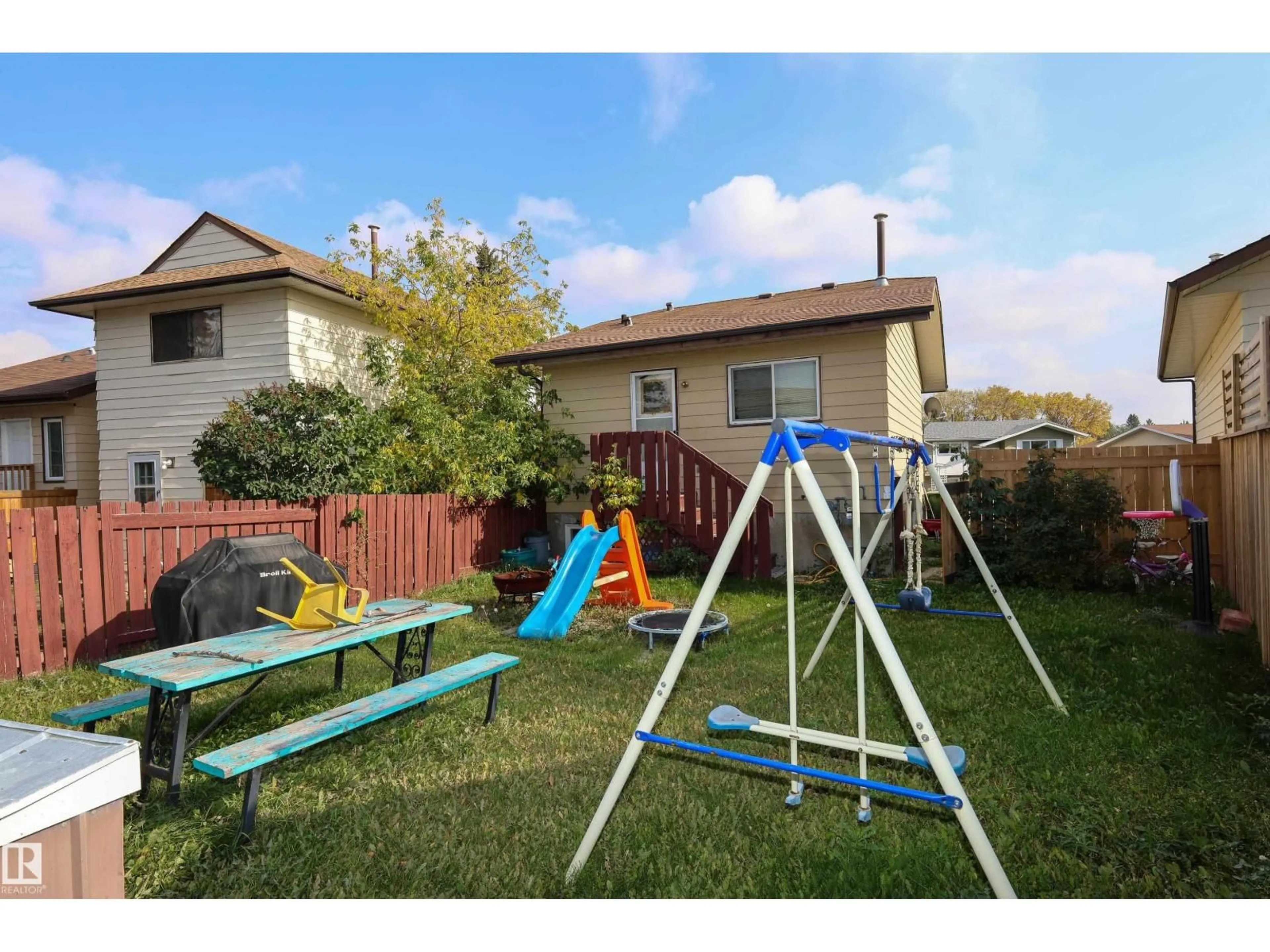 Unknown for 9704 104 ST, Morinville Alberta T8R1C8