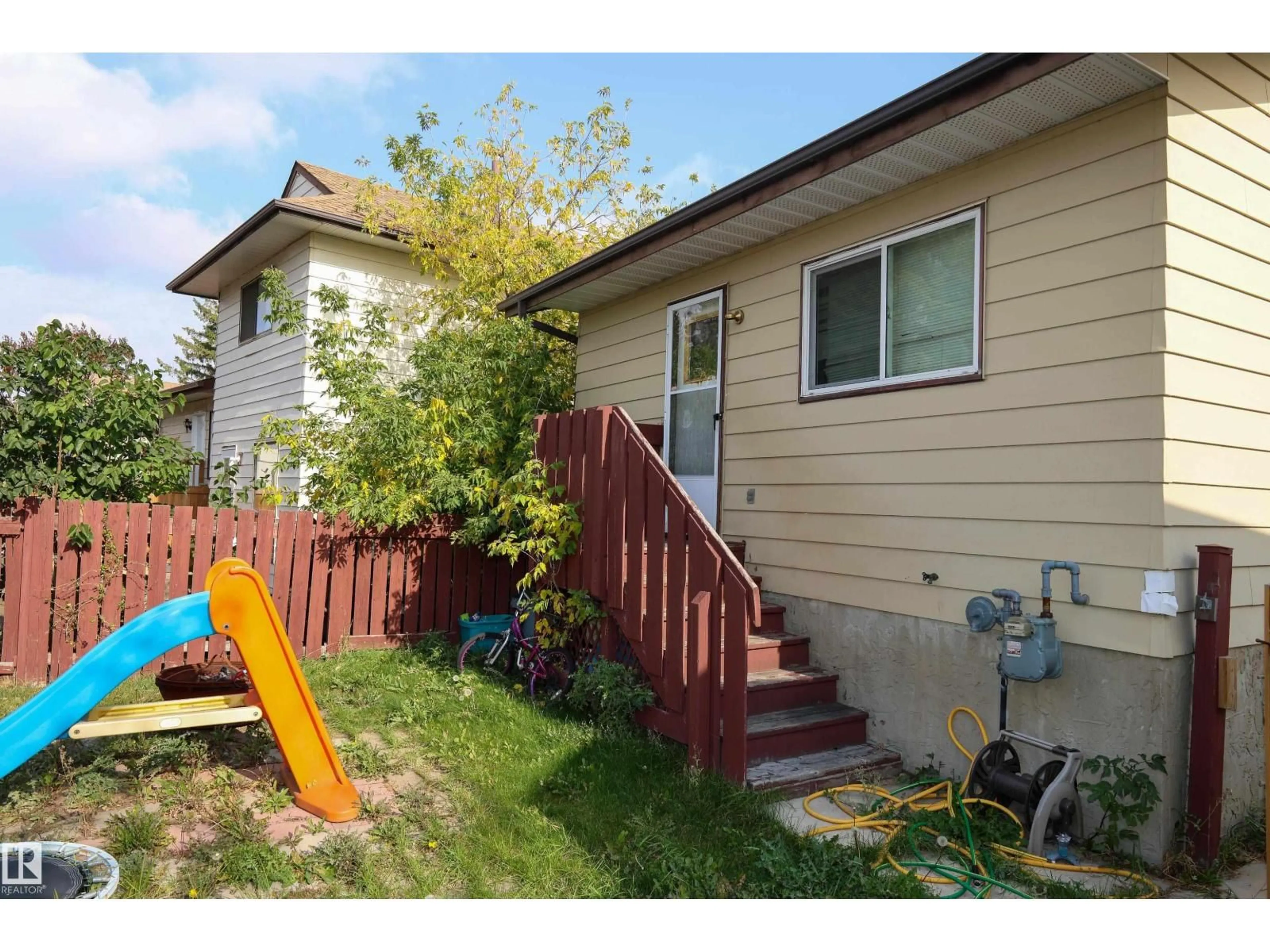 Unknown for 9704 104 ST, Morinville Alberta T8R1C8