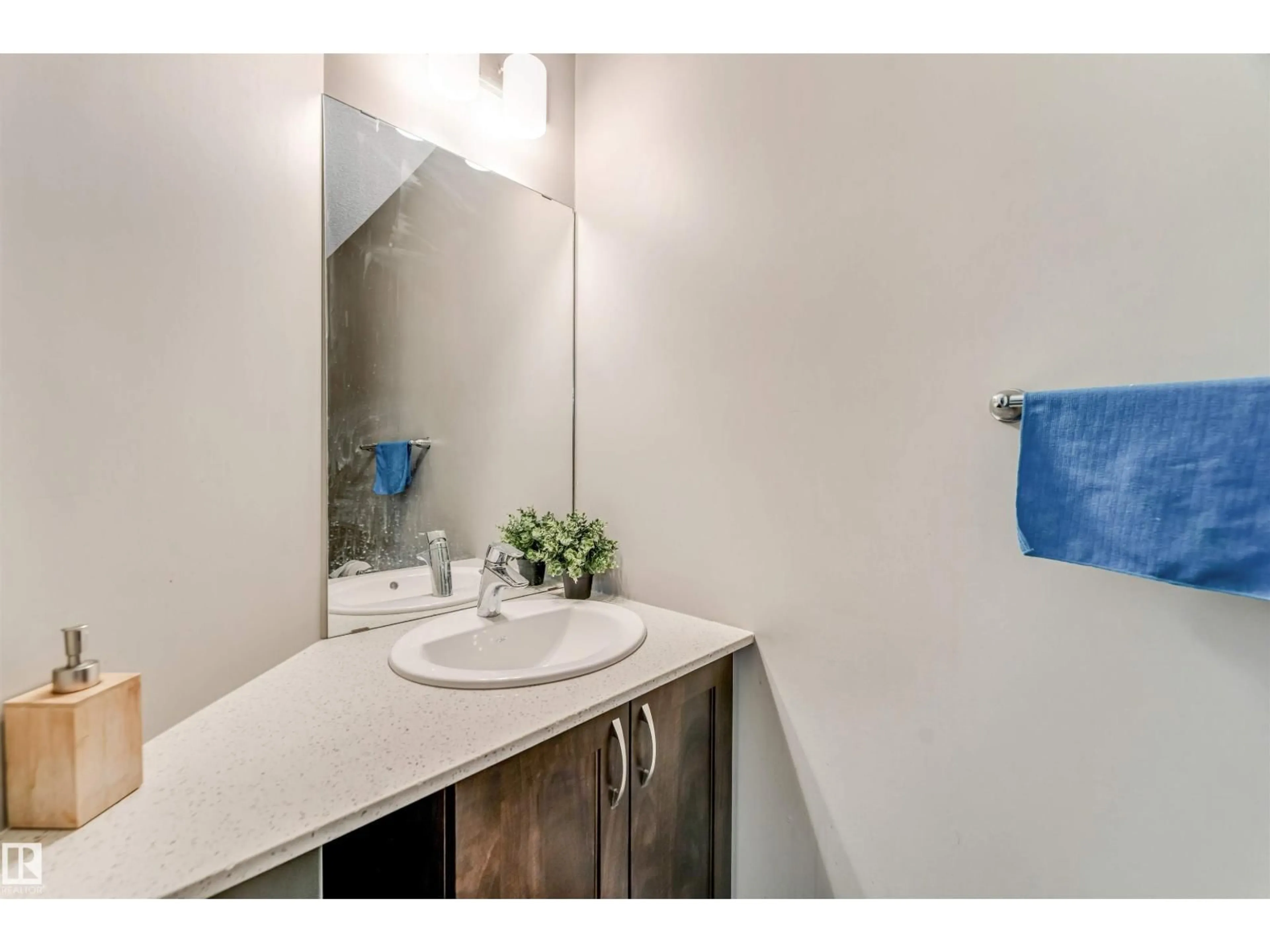 Standard bathroom, unknown for 559 EBBERS WY, Edmonton Alberta T5Y3Y8