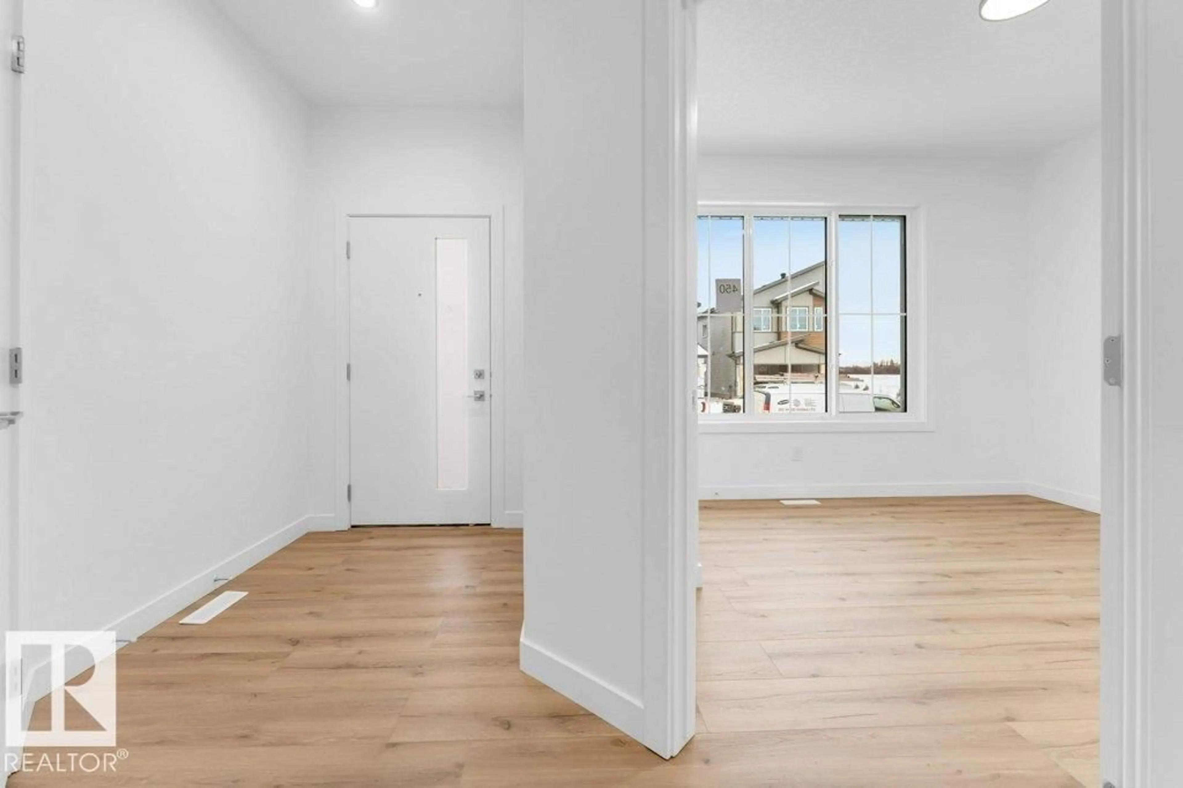 Indoor entryway for 402 CRYSTAL CREEK LINK, Leduc Alberta T9E1N3