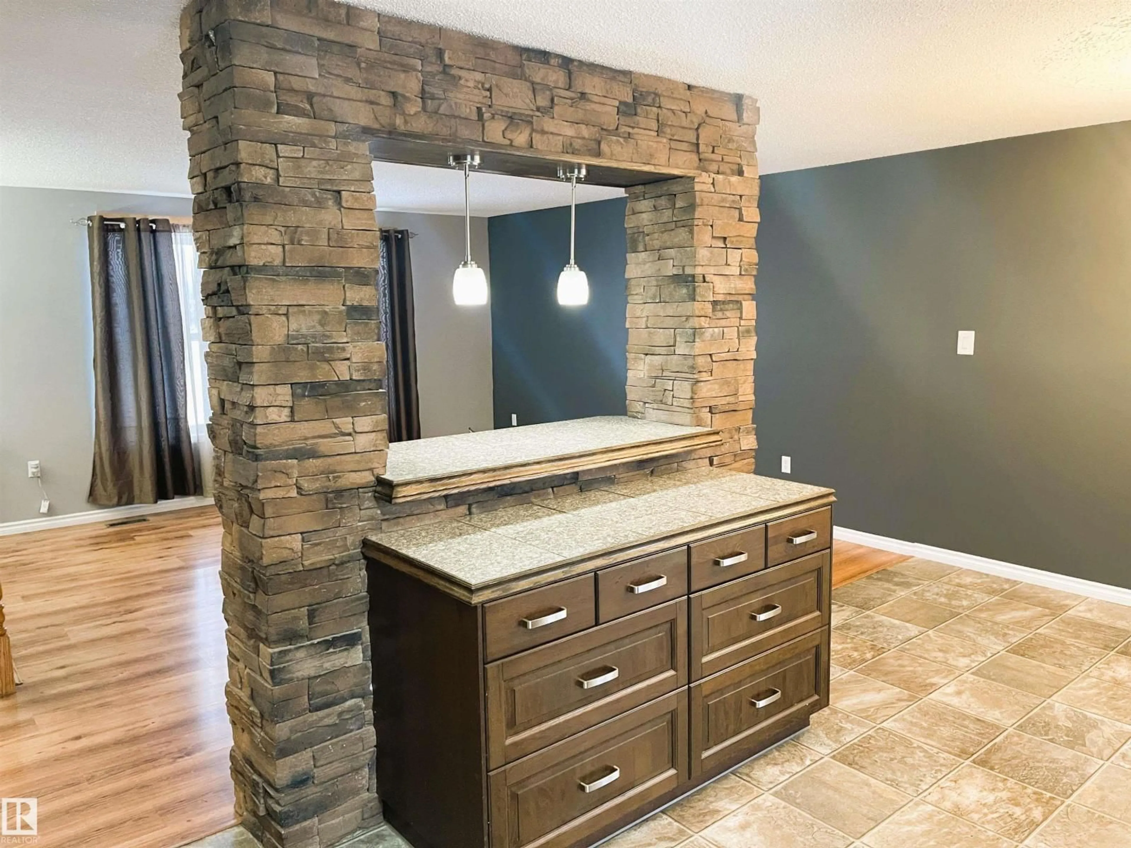 Contemporary bathroom, ceramic/tile floor for 5111 49 AVE, Ardmore Alberta T0A0B0