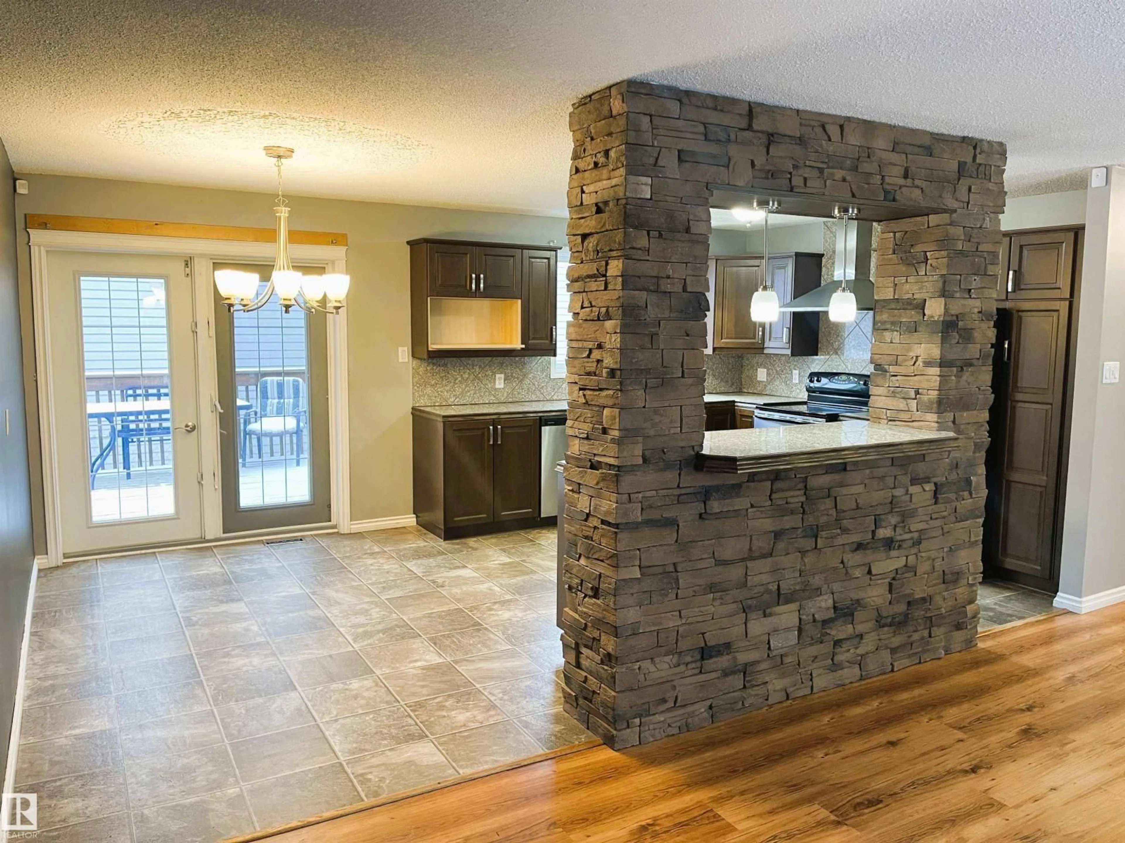 Indoor entryway for 5111 49 AVE, Ardmore Alberta T0A0B0