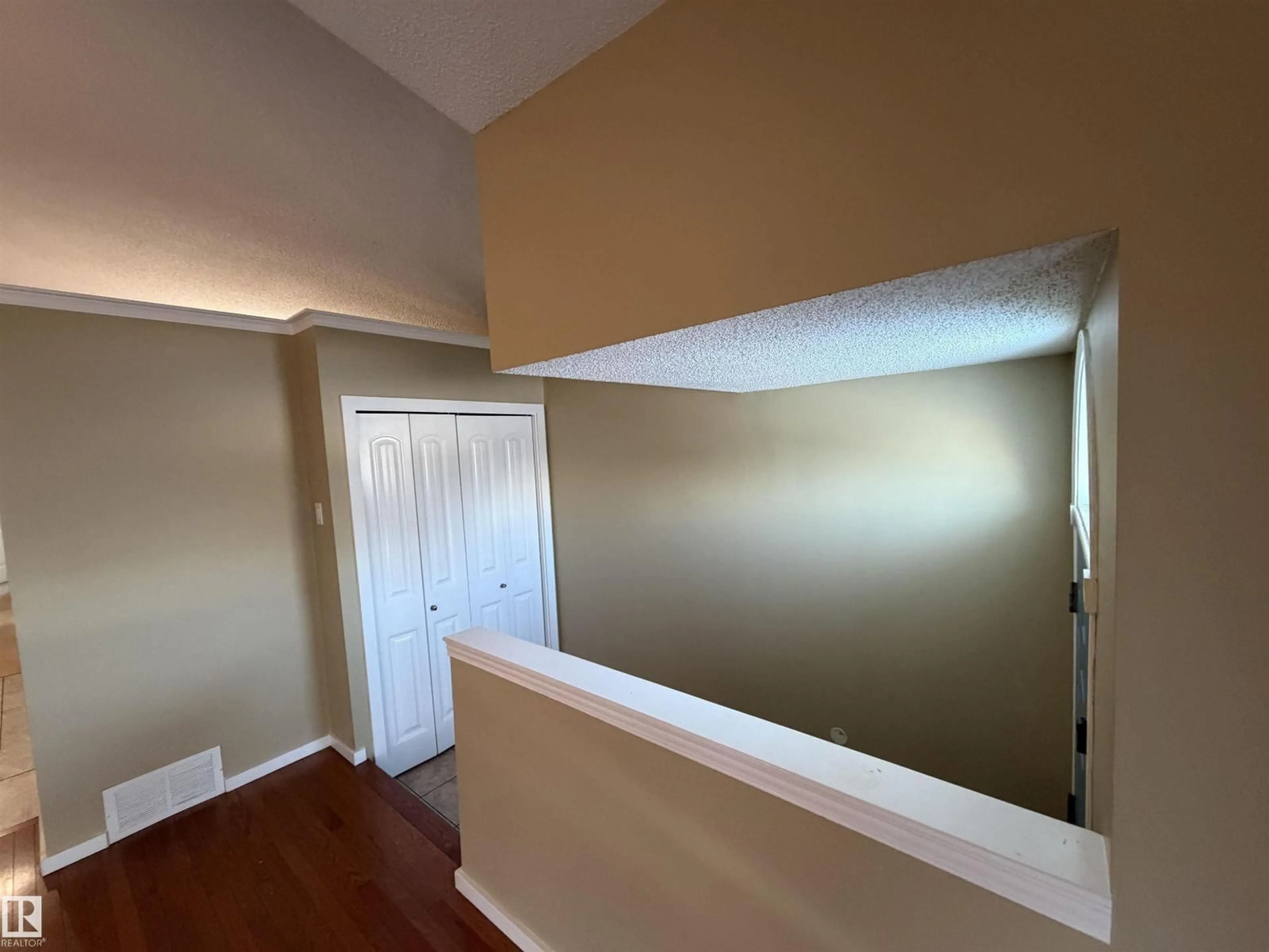 A pic of a room for 14827 47 ST, Edmonton Alberta T5Y2X3