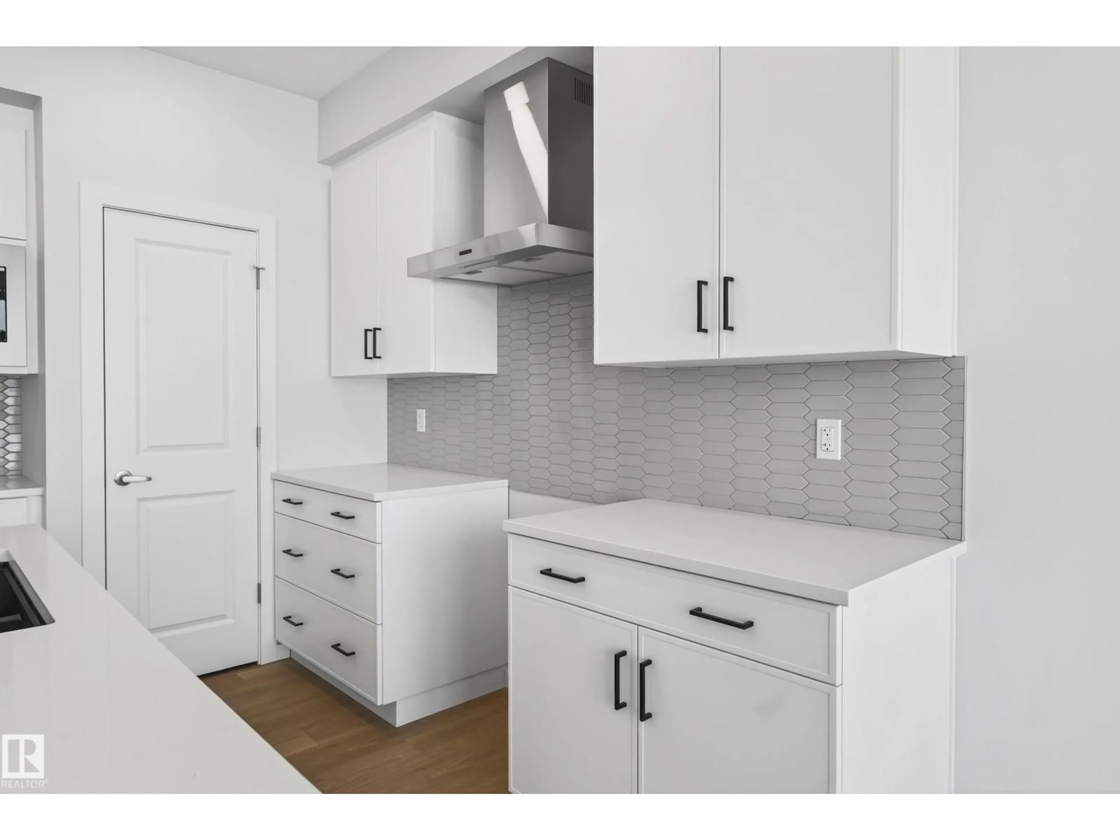 Standard kitchen, unknown for 5008 72 ST, Beaumont Alberta T4X3E6