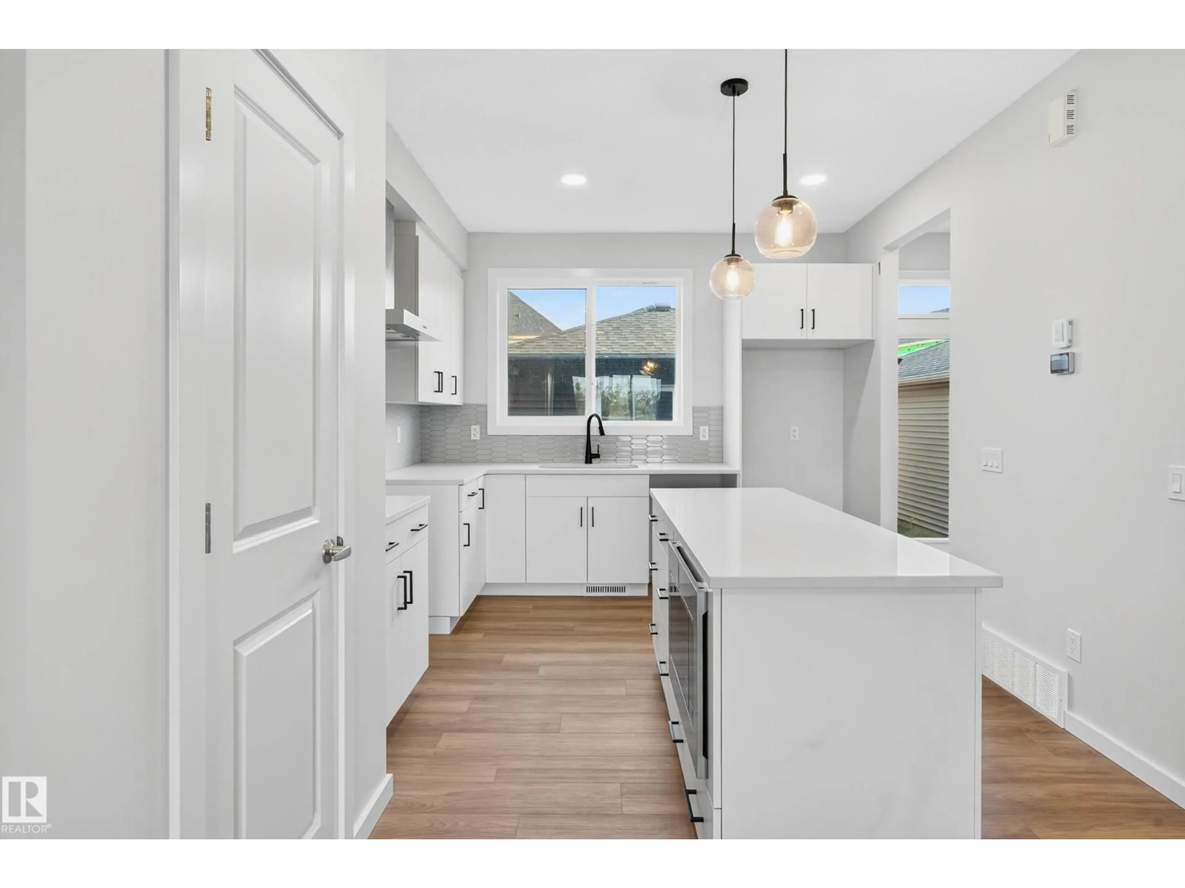 Open concept kitchen, unknown for 702 SOUTHFORK DR, Leduc Alberta T9E0X1