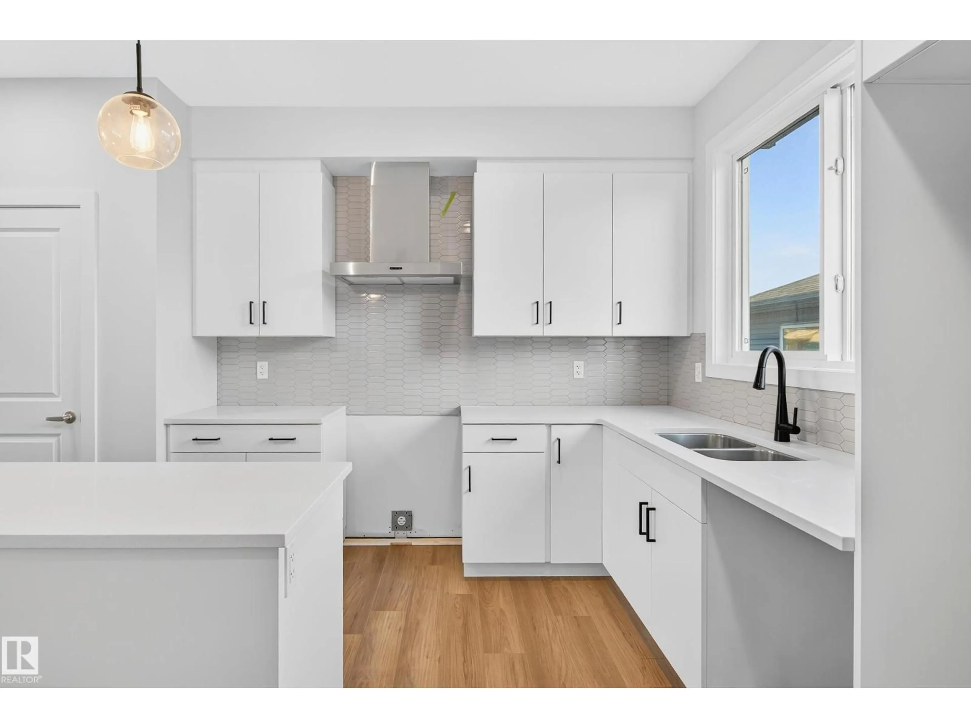 Open concept kitchen, unknown for 702 SOUTHFORK DR, Leduc Alberta T9E0X1