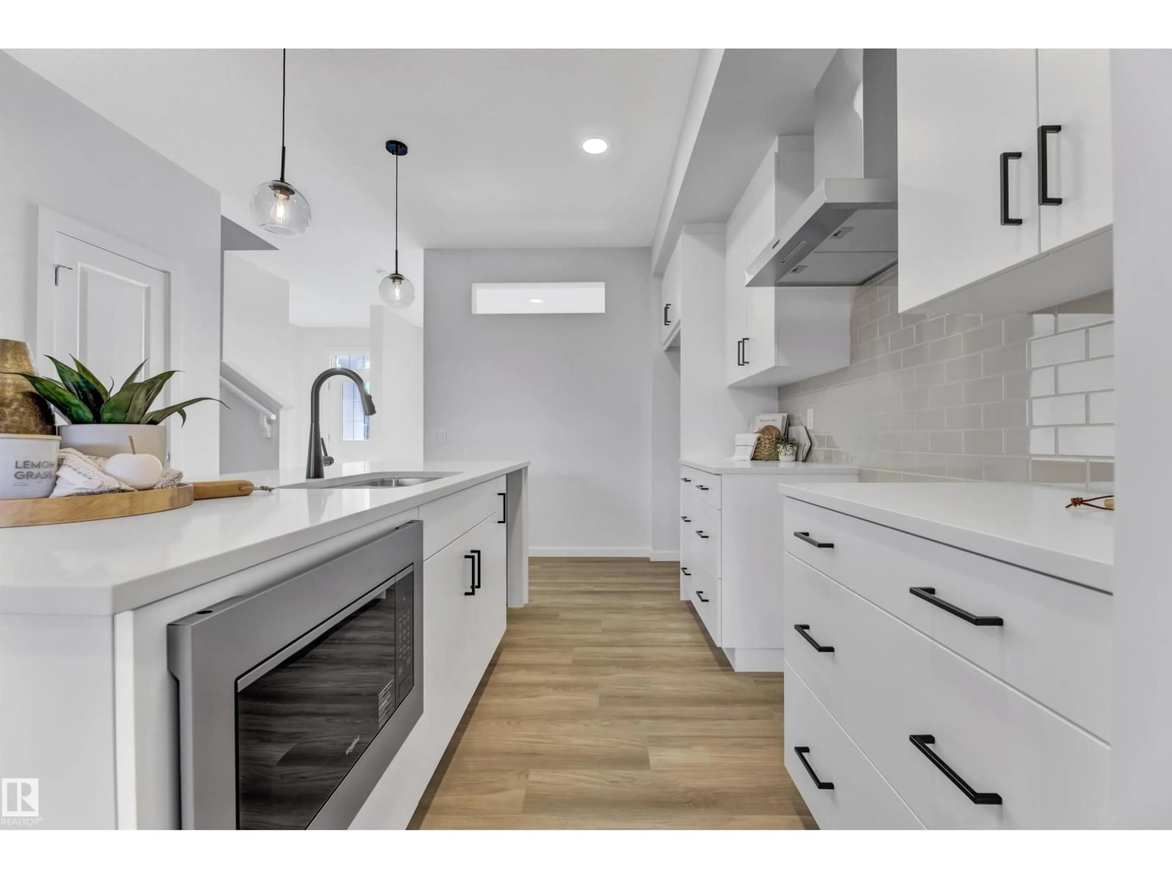 Open concept kitchen, unknown for 724 SOUTHFORK DR, Leduc Alberta T9E1N8