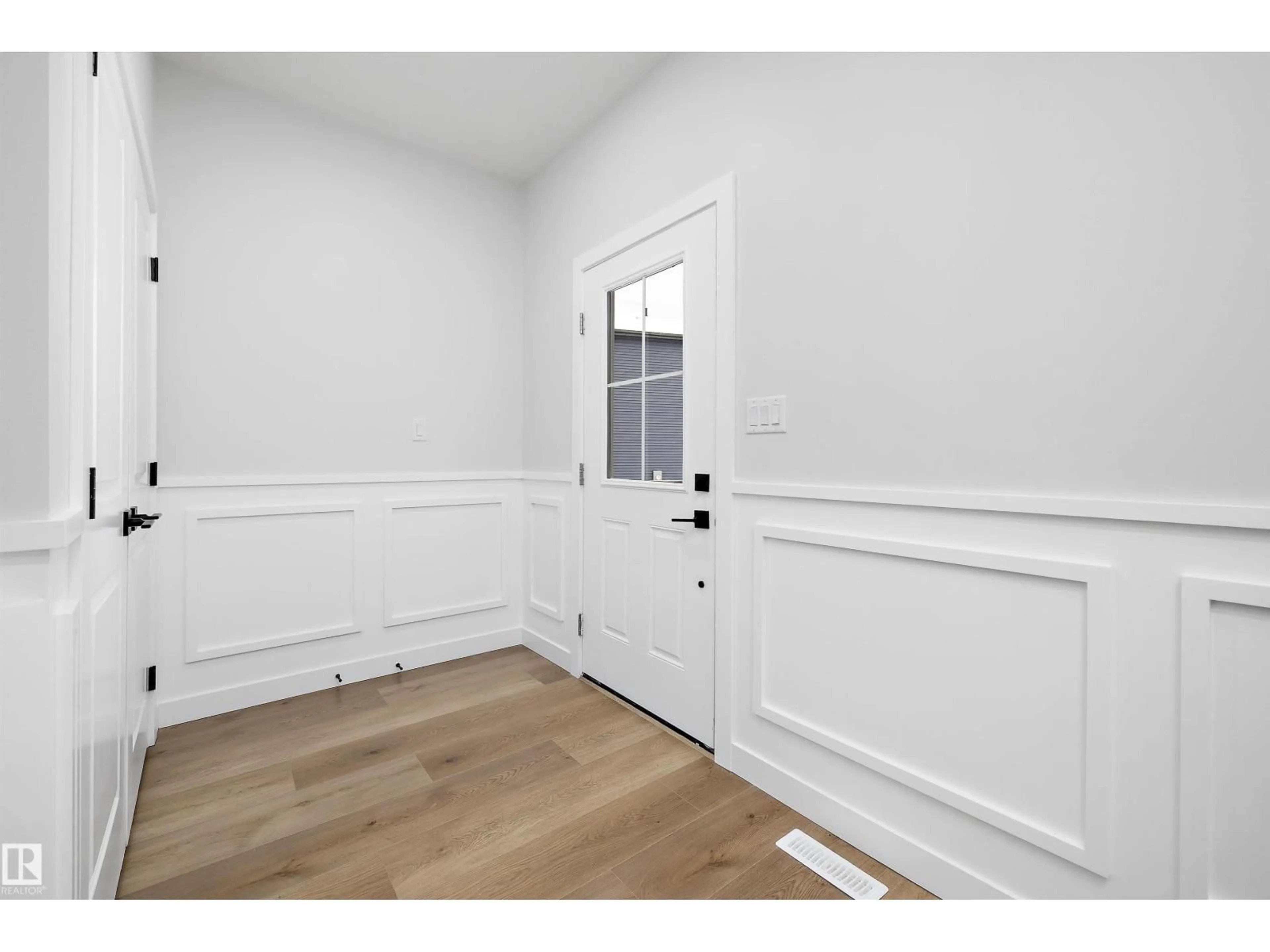 Indoor entryway for LI NW NW - 1578 SISKIN LINK, Edmonton Alberta T5S0V1