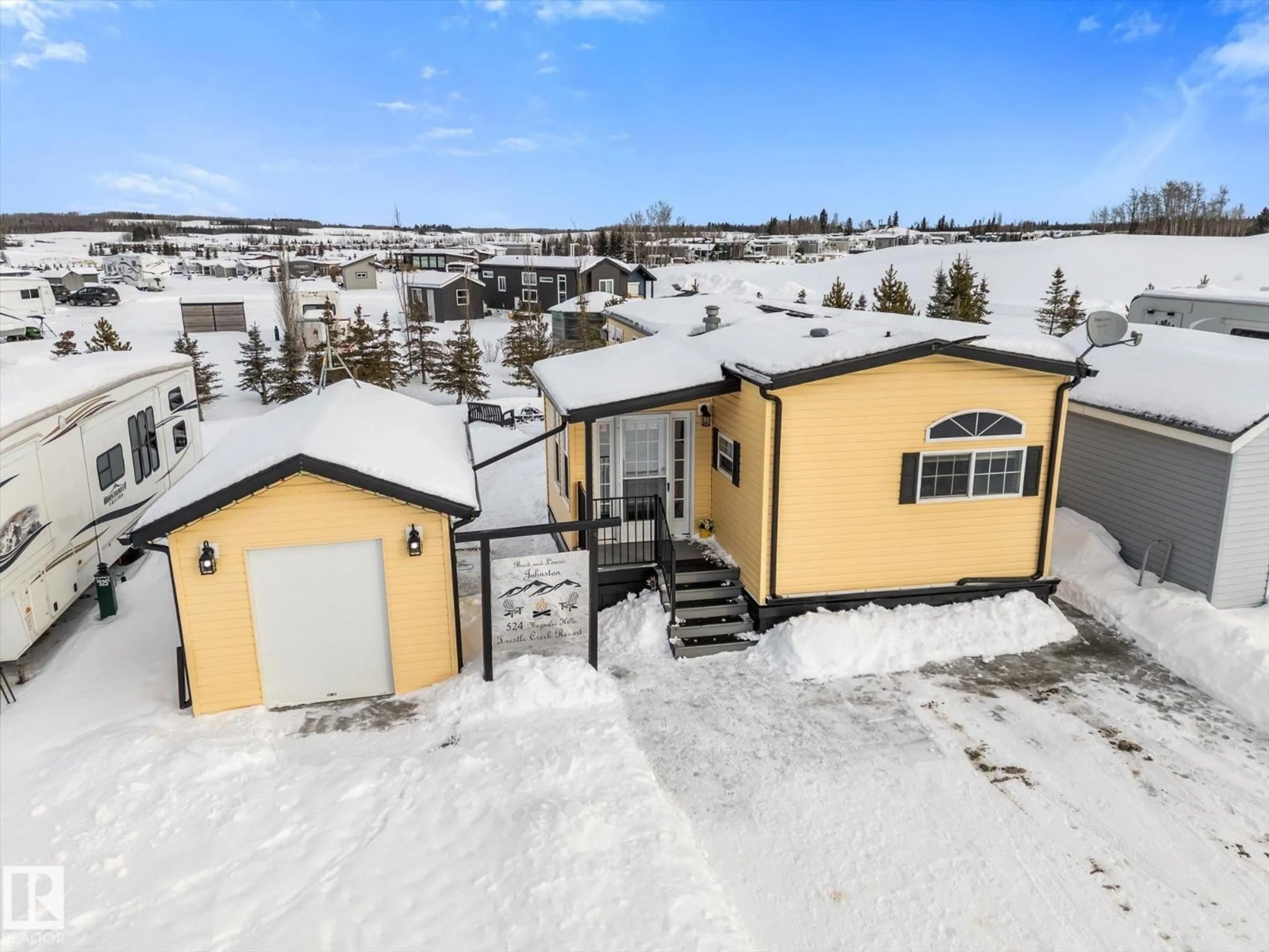 A pic from outside/outdoor area/front of a property/back of a property/a pic from drone, unknown for 524 - 53126 RGE ROAD 70, Rural Parkland County Alberta T0E0S0