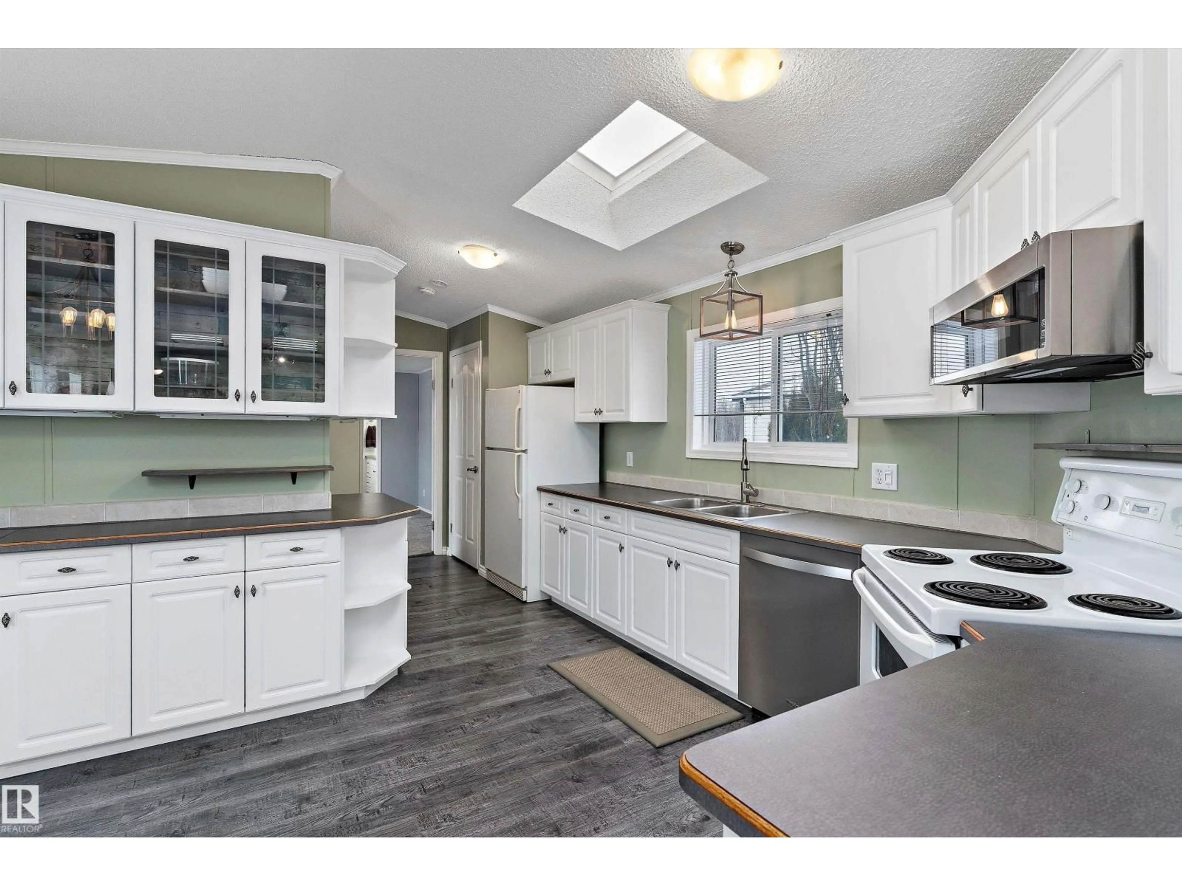 Unknown for 3225 LAKEWOOD CL, Edmonton Alberta T5S2R8