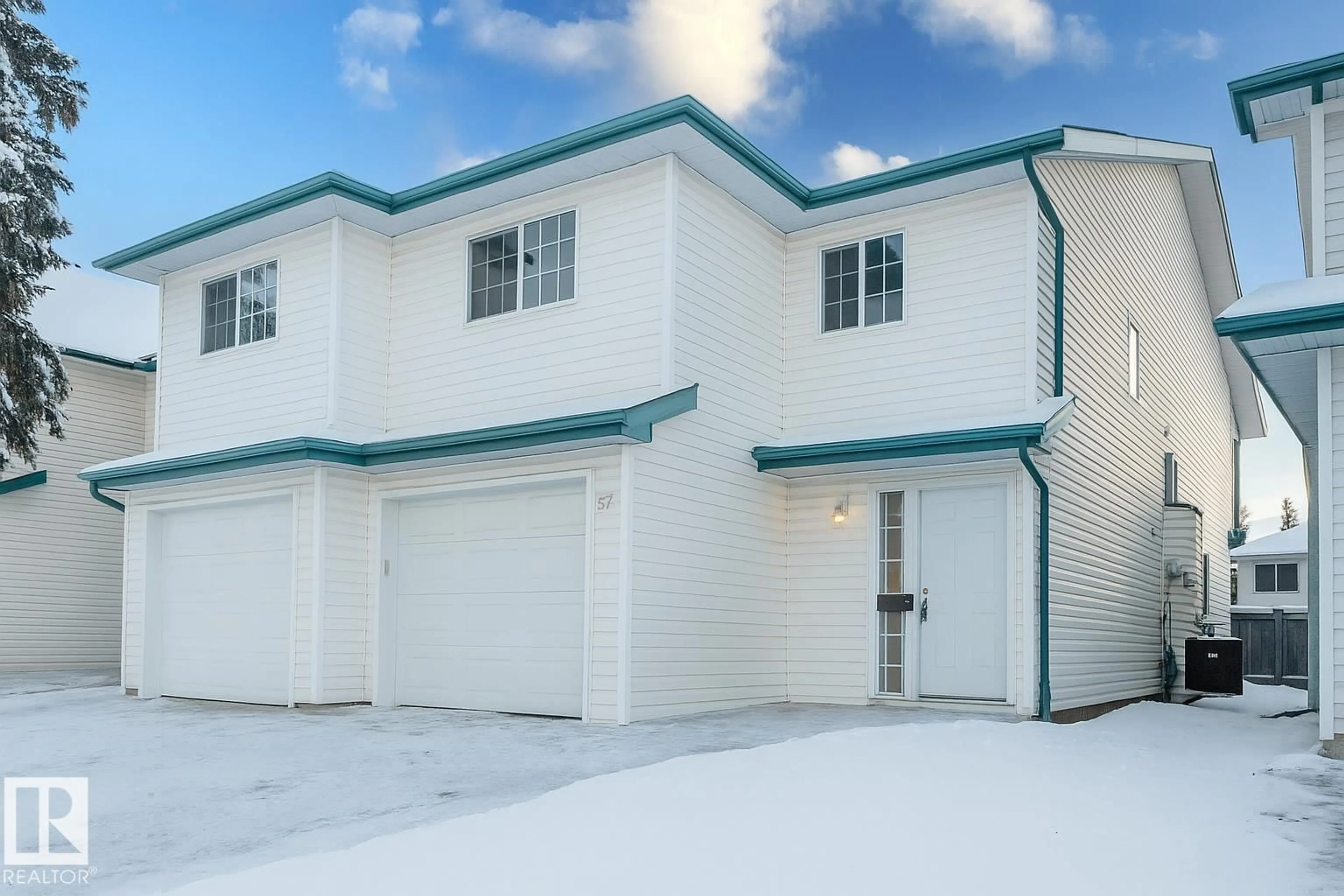 Indoor garage for 843 - 57 YOUVILLE DR, Edmonton Alberta T6L6T2