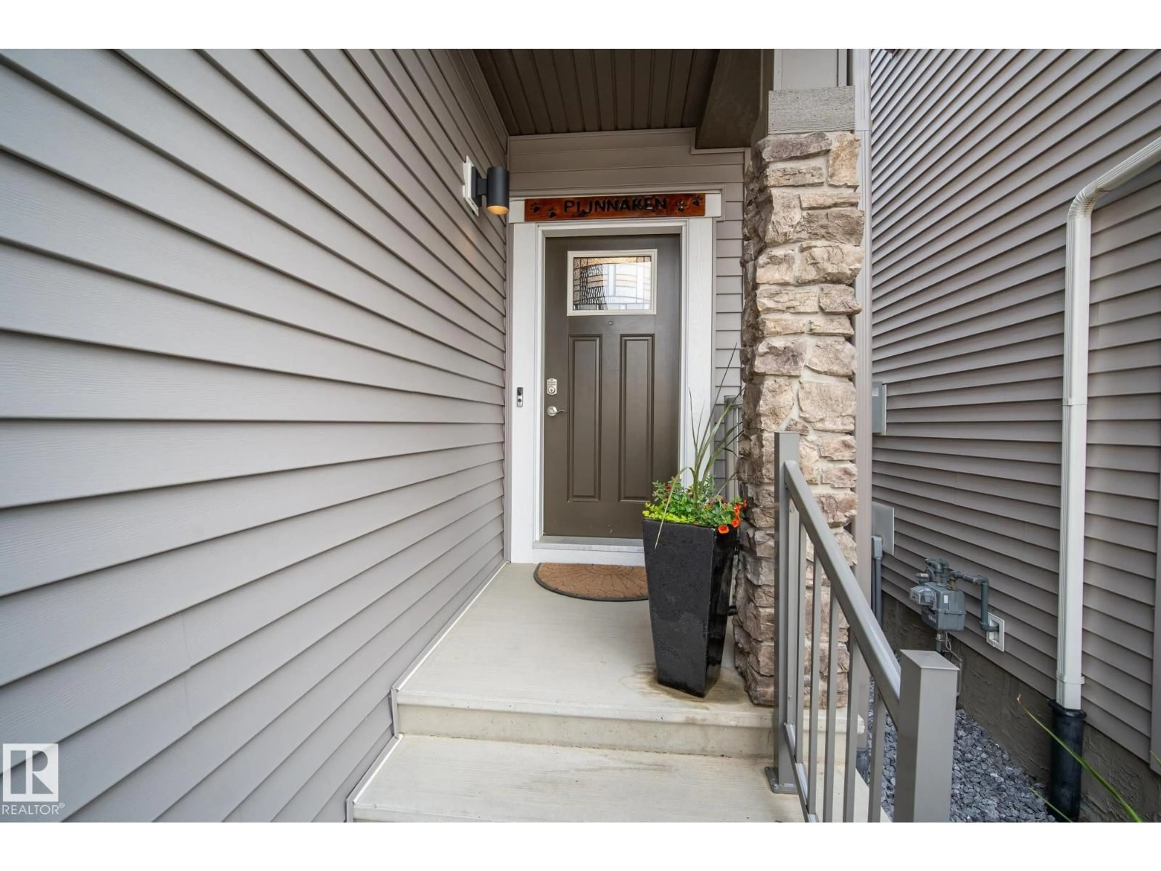 Indoor entryway for 20023 26 AV, Edmonton Alberta T6M1K3