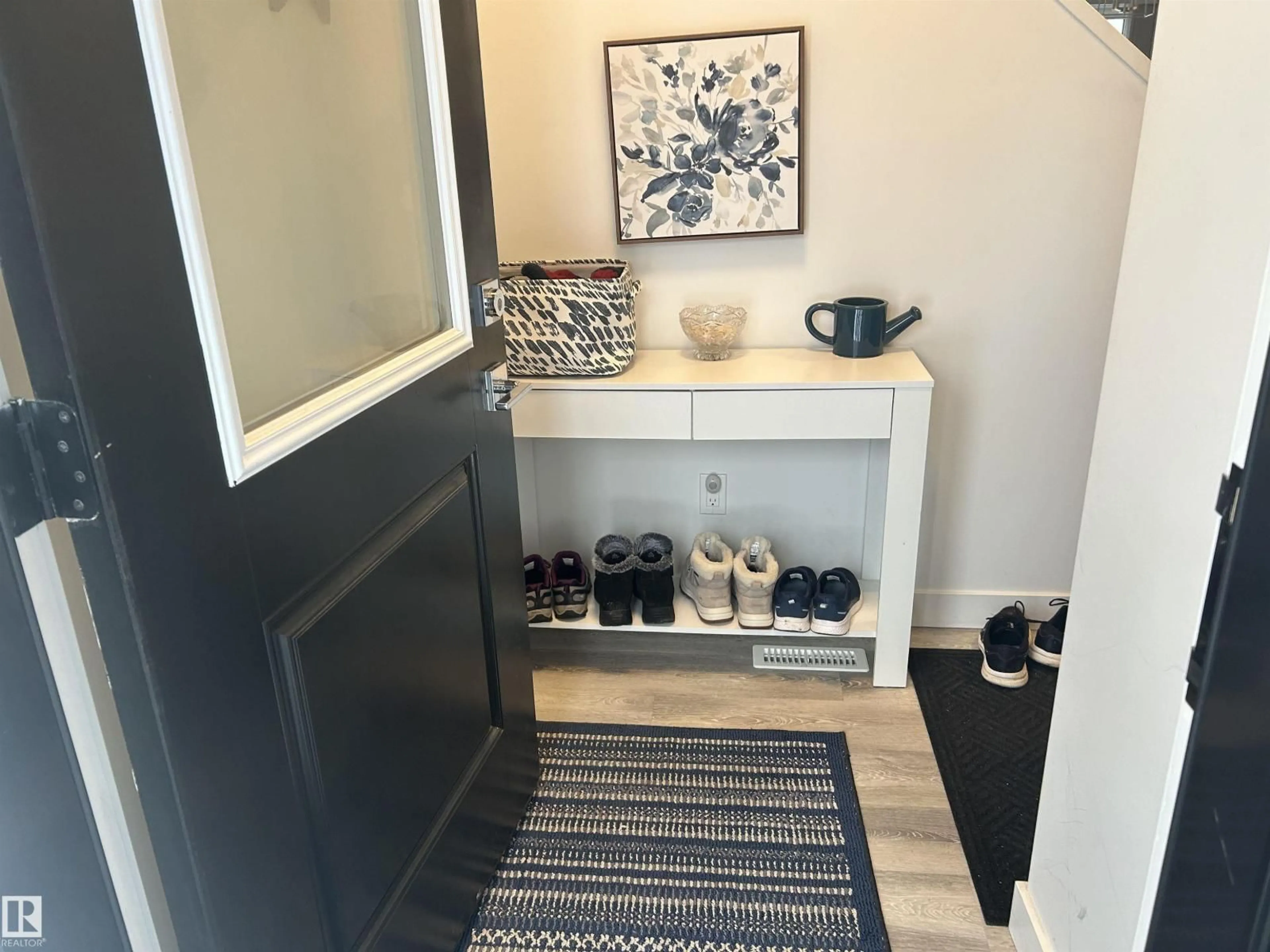 Indoor entryway for 67 - 5122 213A ST NW, Edmonton Alberta T6M1M6