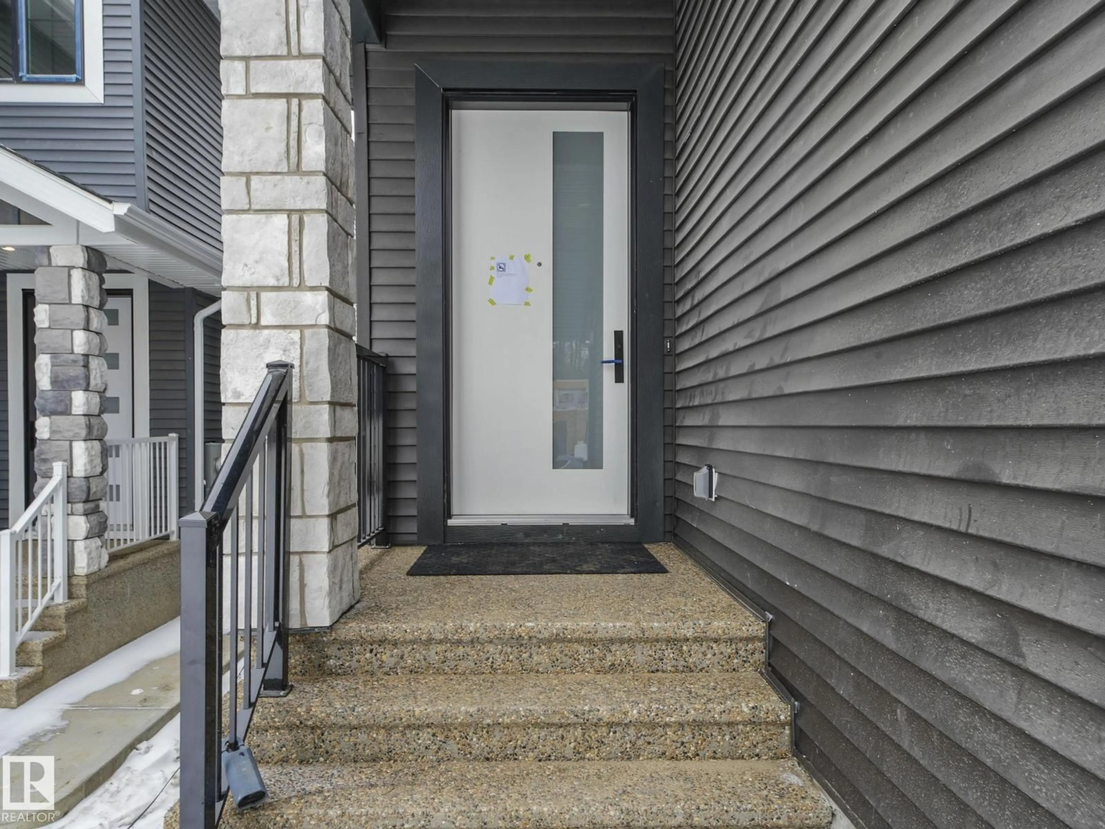 Indoor entryway for 30 SYDWYCK CI, Spruce Grove Alberta T7X0A0