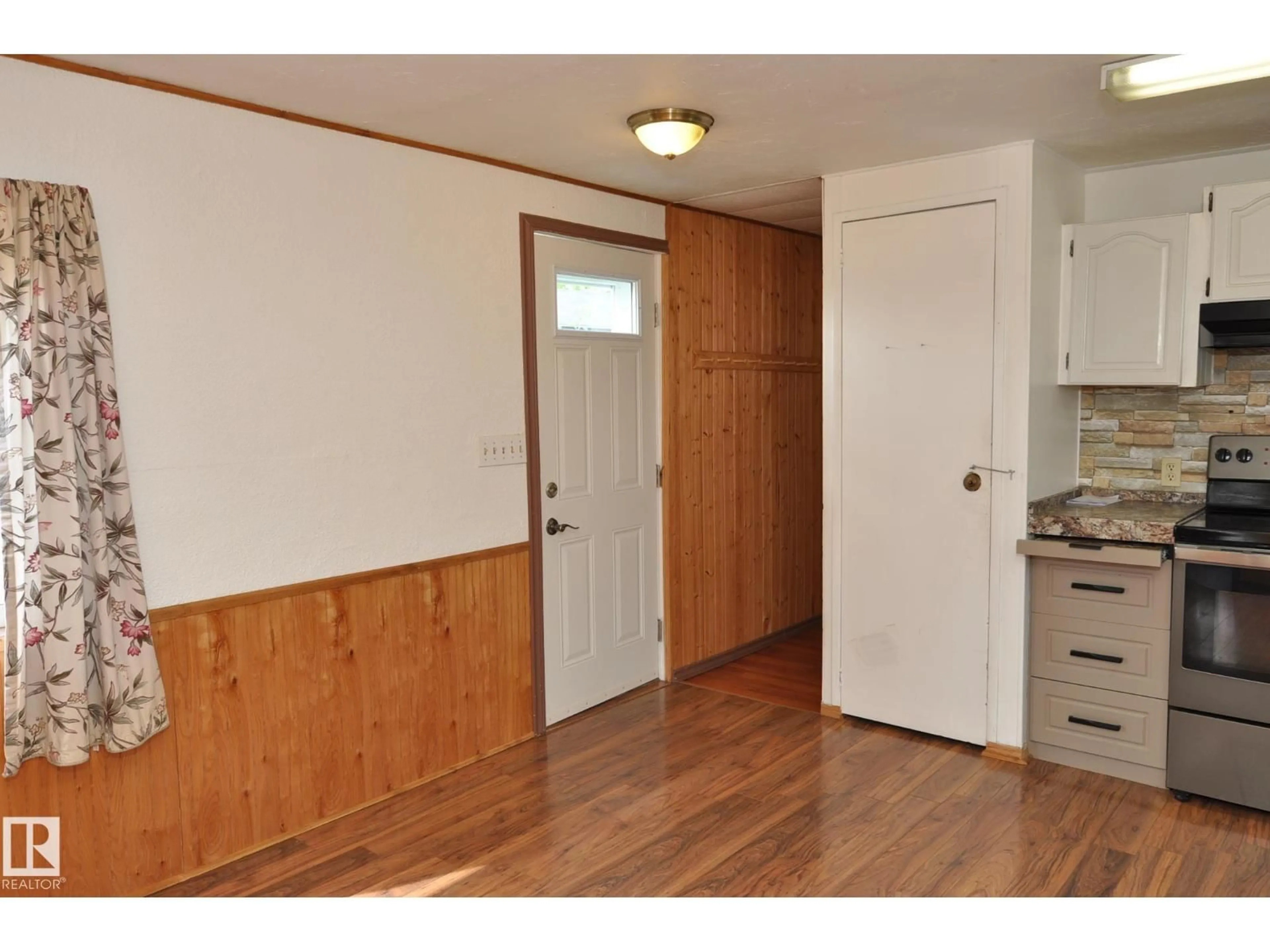 Unknown for 17 - 4839 47 ST, Gibbons Alberta T0A1N0