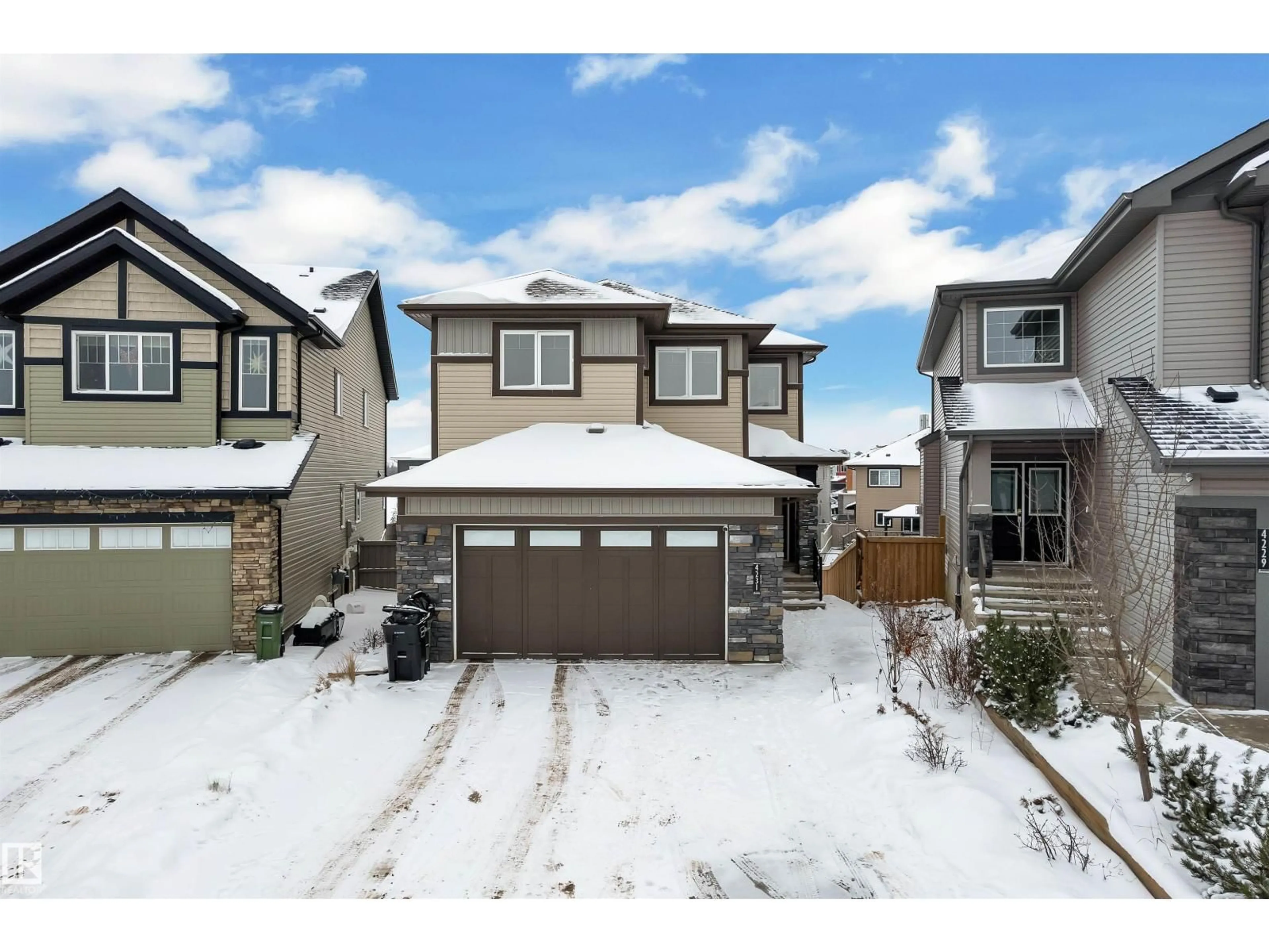 A pic from outside/outdoor area/front of a property/back of a property/a pic from drone, street for 4231 CHARLES CL, Edmonton Alberta T6W0Z5