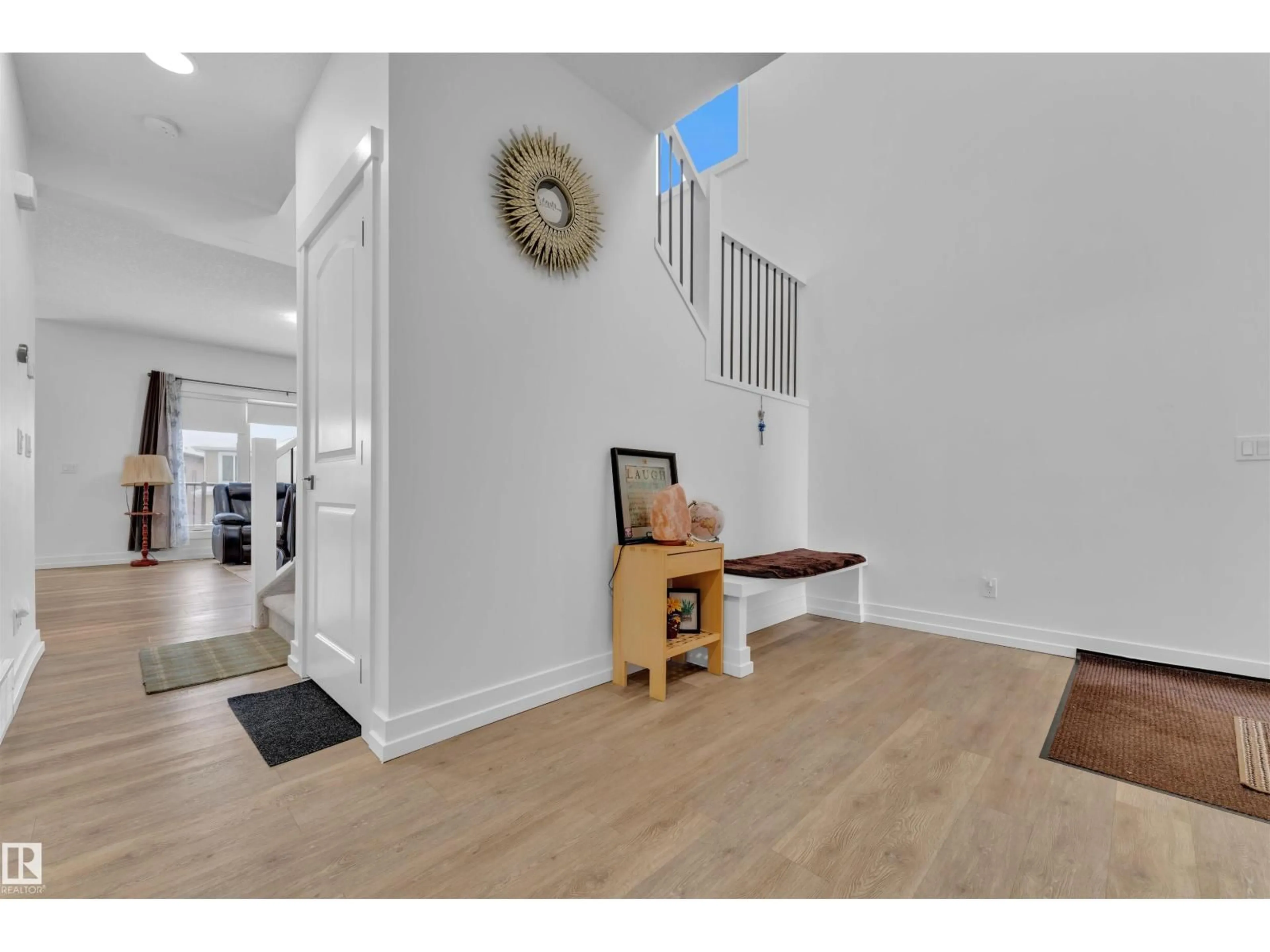 Indoor entryway for 4231 CHARLES CL, Edmonton Alberta T6W0Z5