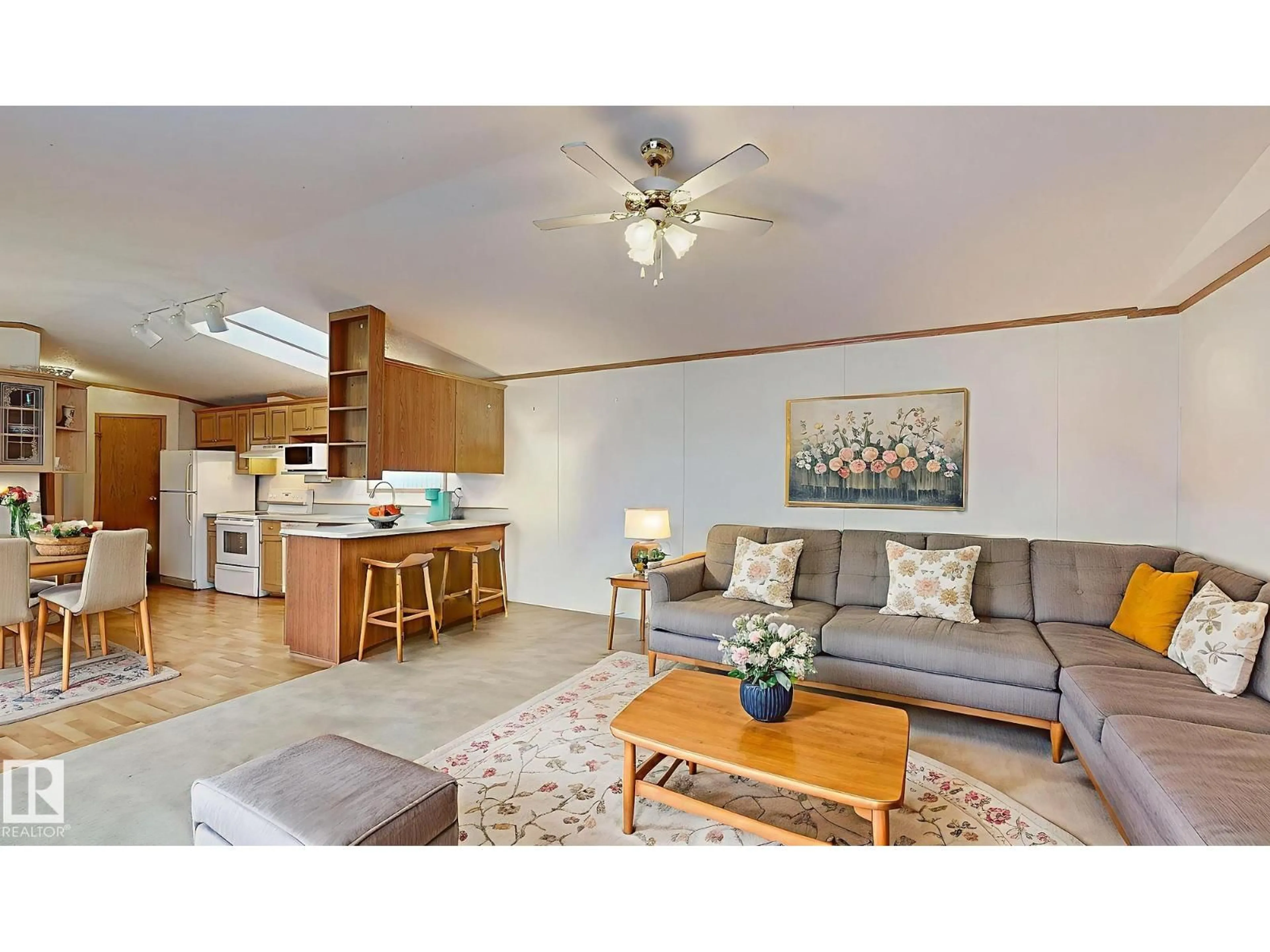 Living room with furniture, unknown for 2925 LAKEWOOD DR, Edmonton Alberta T5S1T7