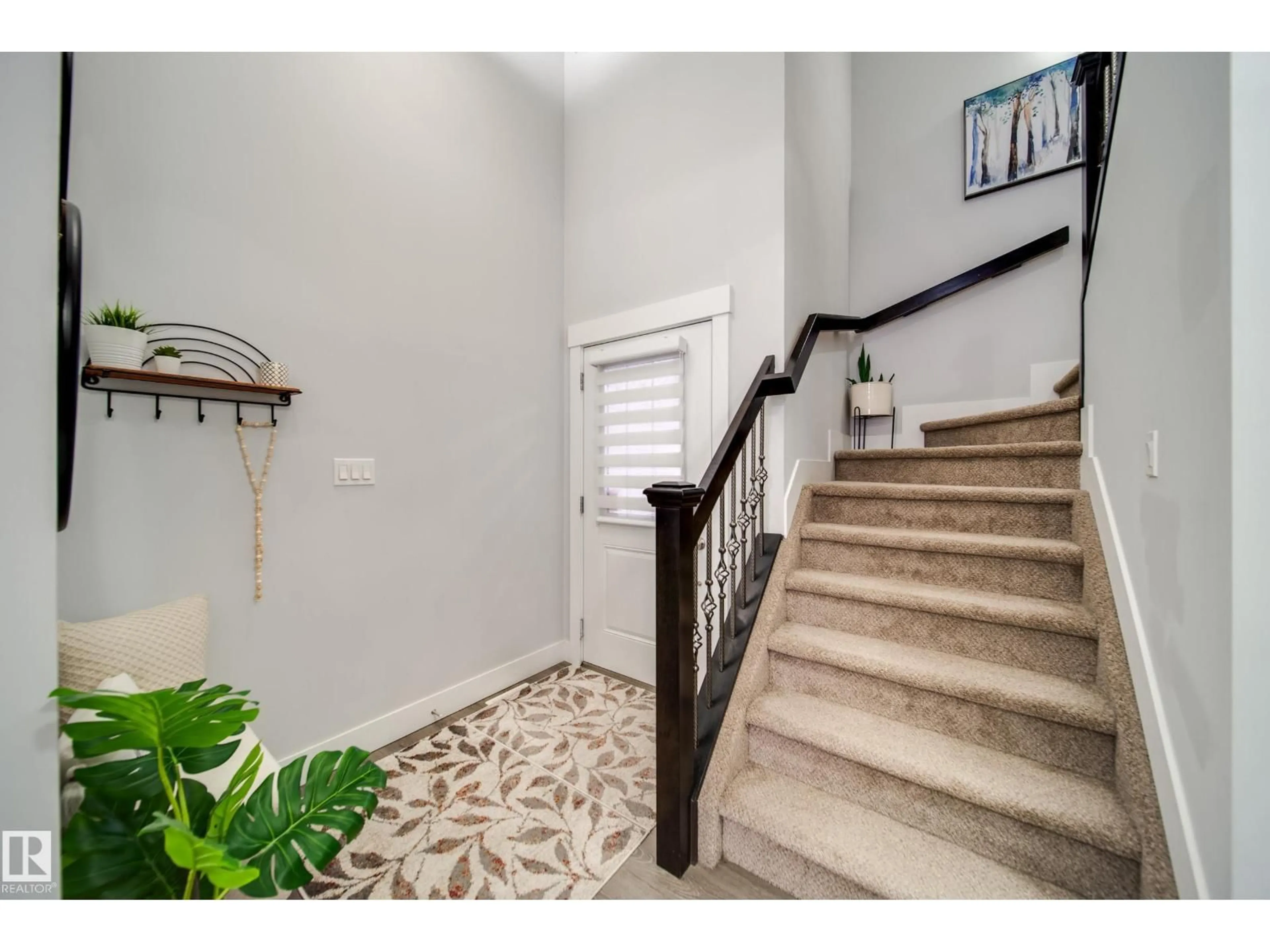 Indoor entryway for #44 - 4835 WRIGHT DR, Edmonton Alberta T6W3T2