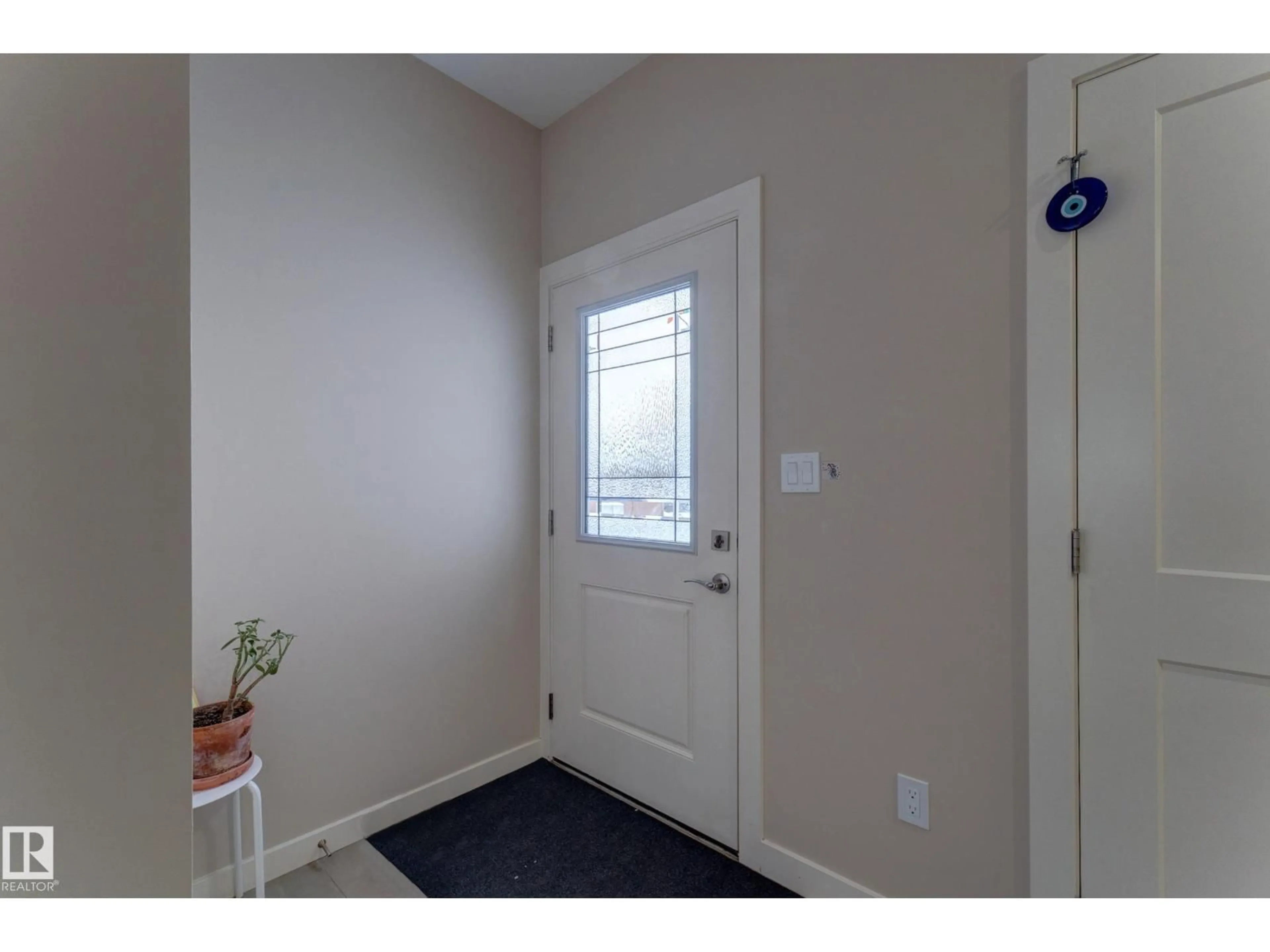 Indoor entryway for 1459 CHERNIAK WY, Edmonton Alberta T6W5B1