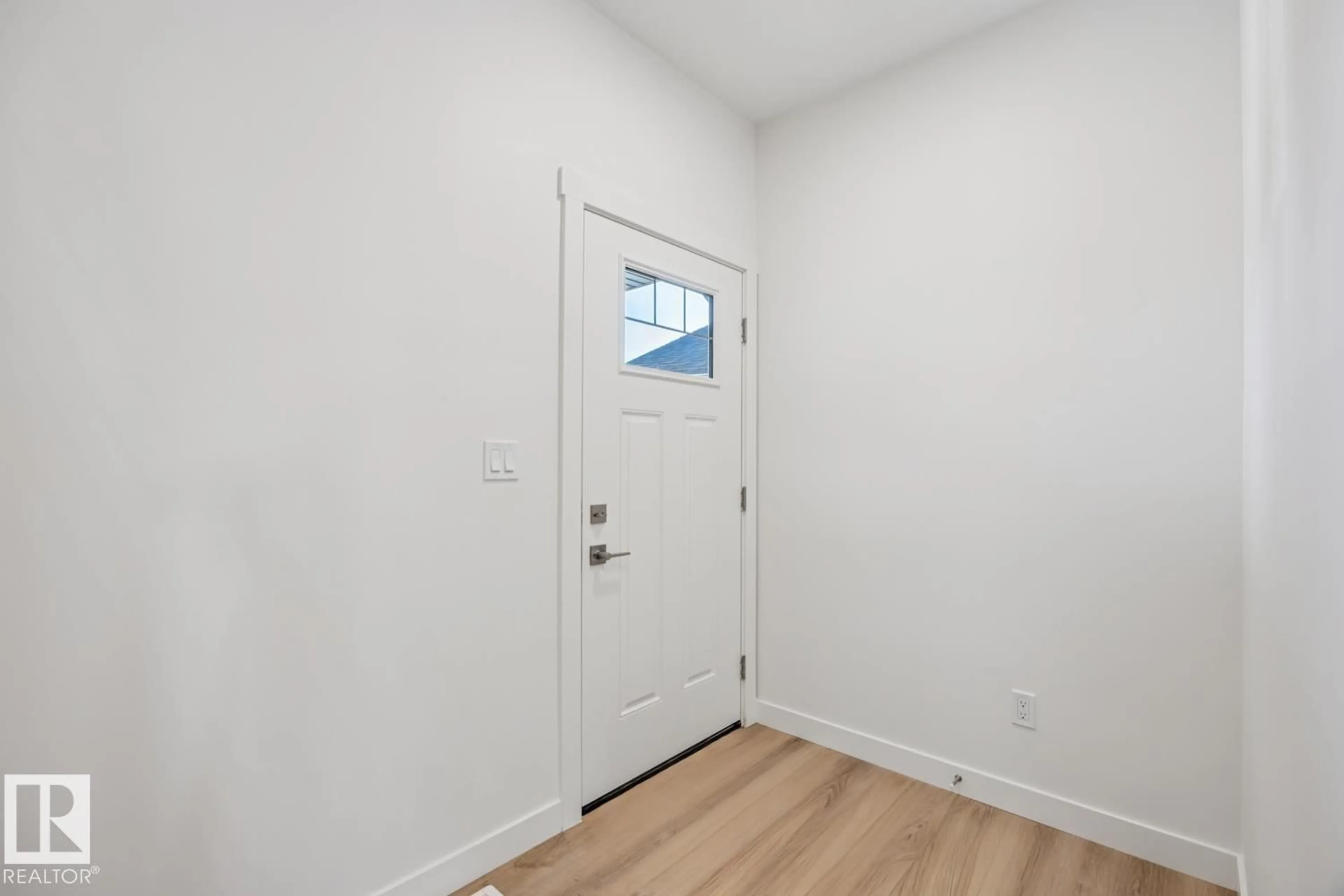 Indoor entryway for NW - 2828 191 ST, Edmonton Alberta T6M3C3