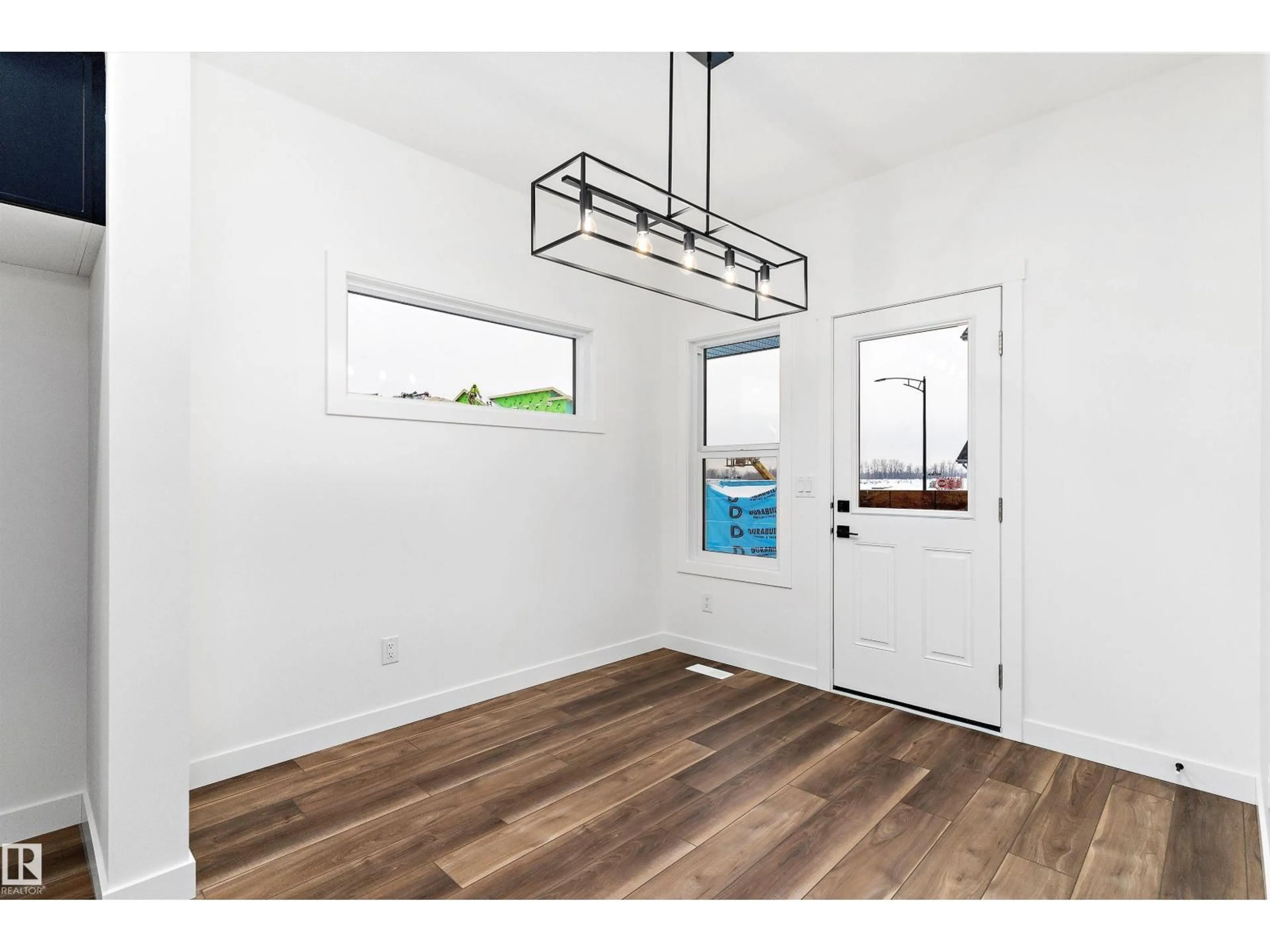 Indoor entryway for 2004 191 ST, Edmonton Alberta T6M3E8