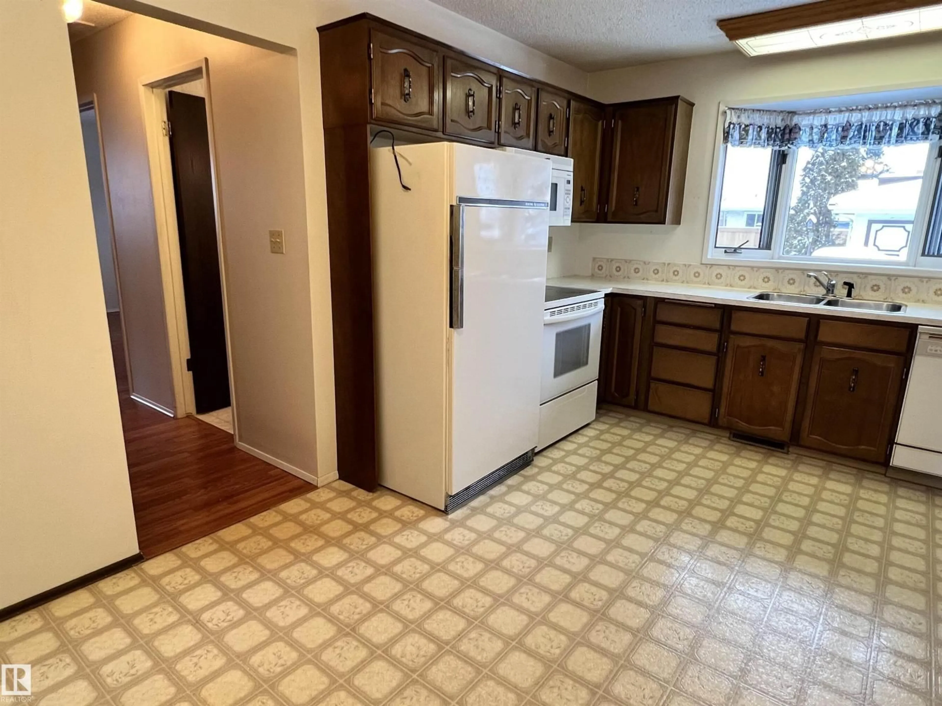 Standard kitchen, ceramic/tile floor for 9303 99A AV, Morinville Alberta T8R1J6