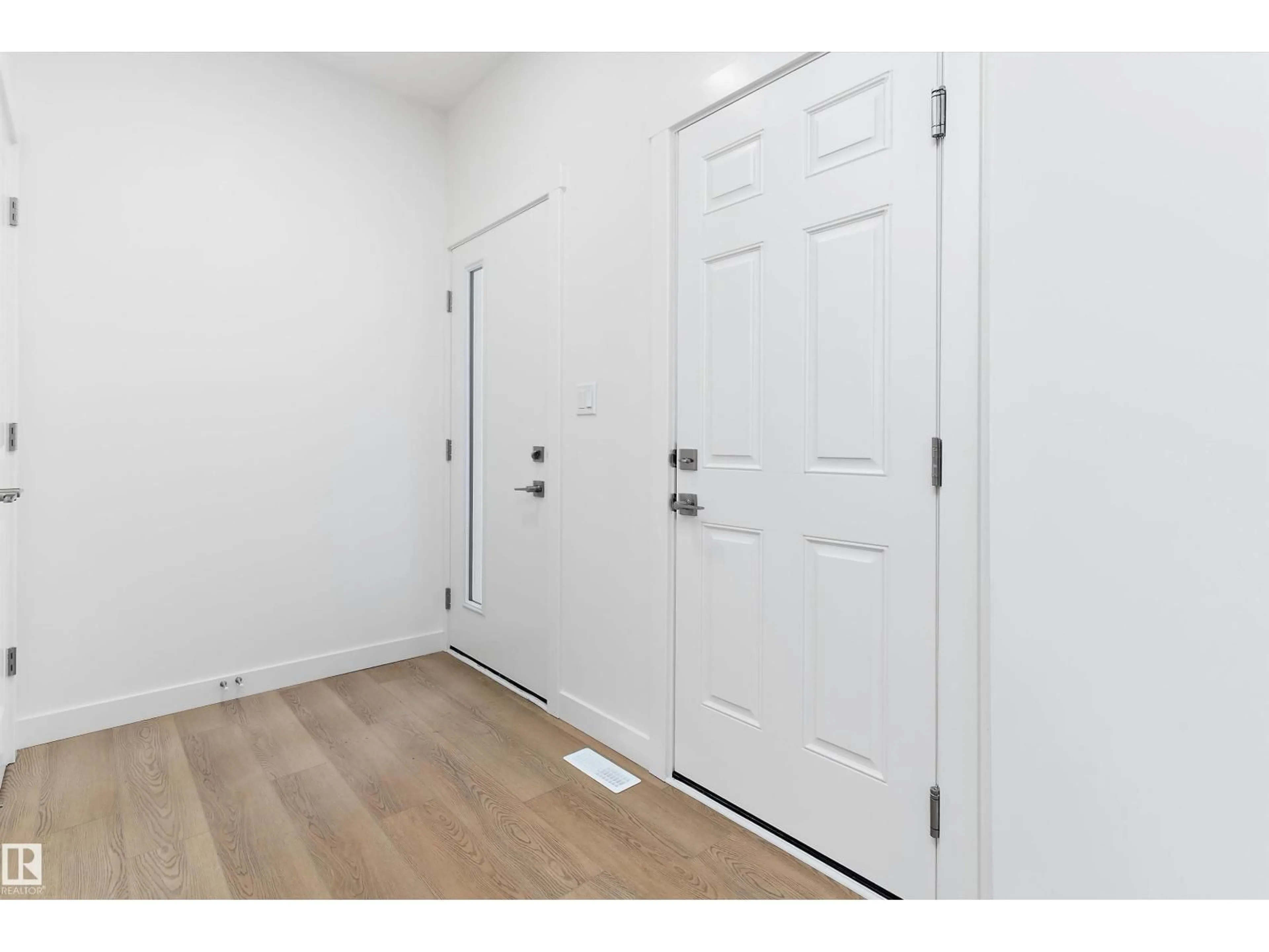 Indoor entryway for NW - 4232 208 ST, Edmonton Alberta T6M0N9