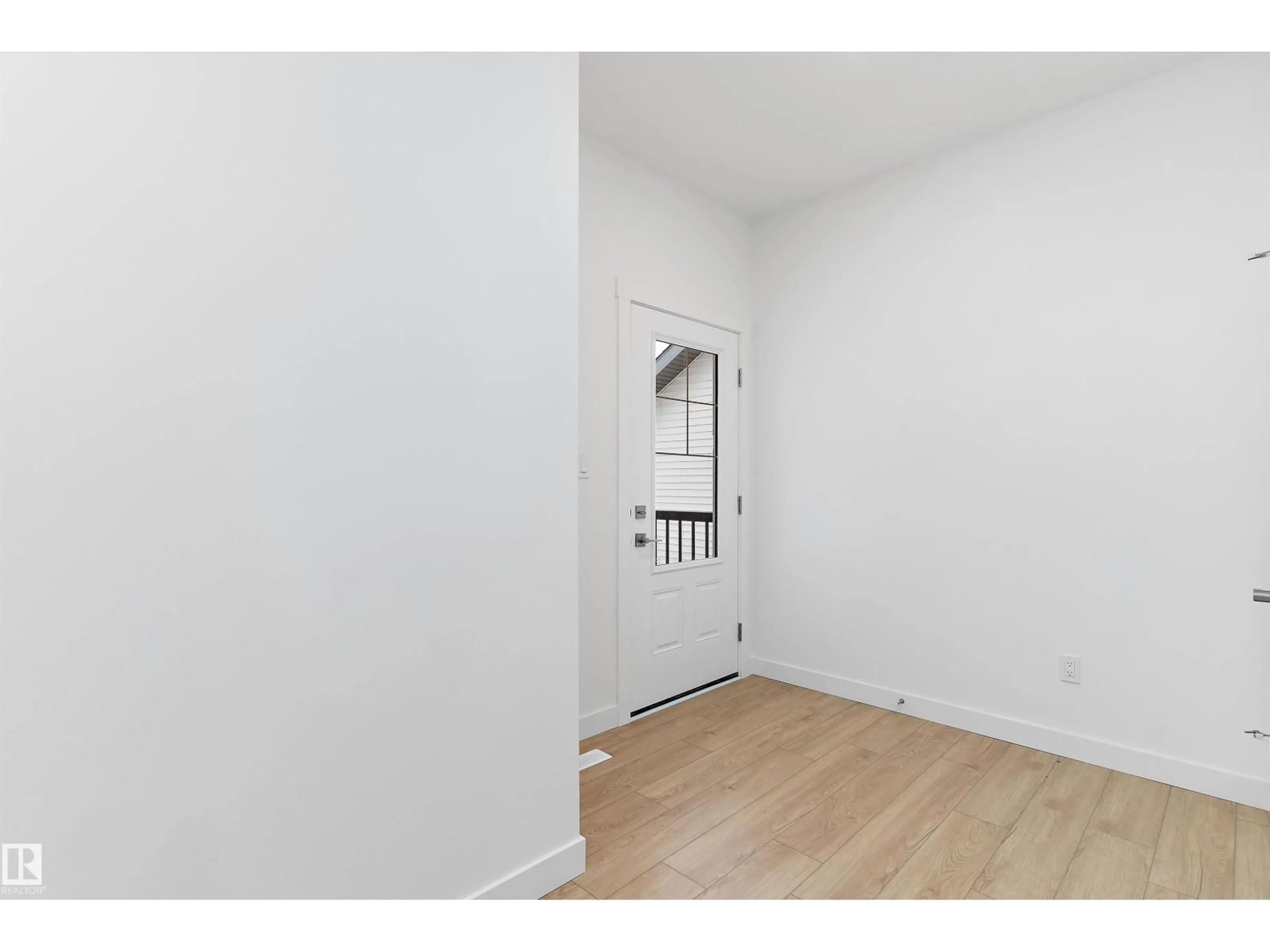 A pic of a room for NW - 4015 208 ST, Edmonton Alberta T6M3E4
