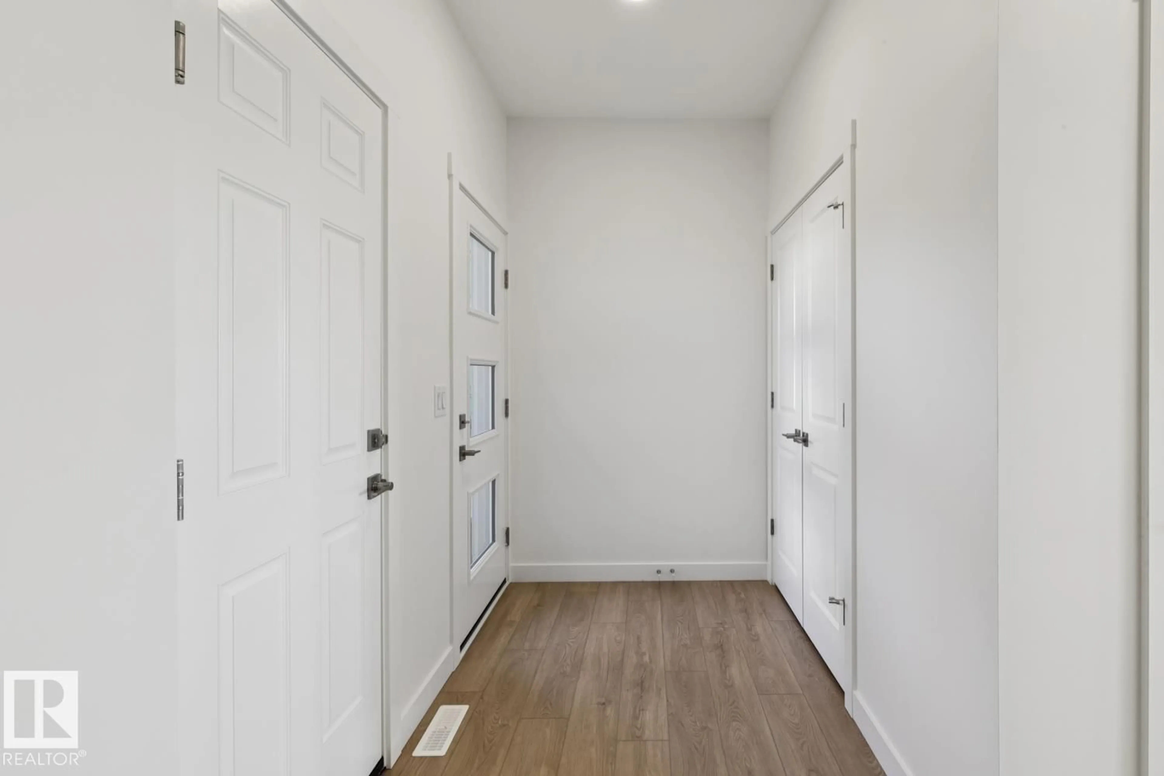 Indoor entryway for NW - 19043 20 AV, Edmonton Alberta T6M3E8