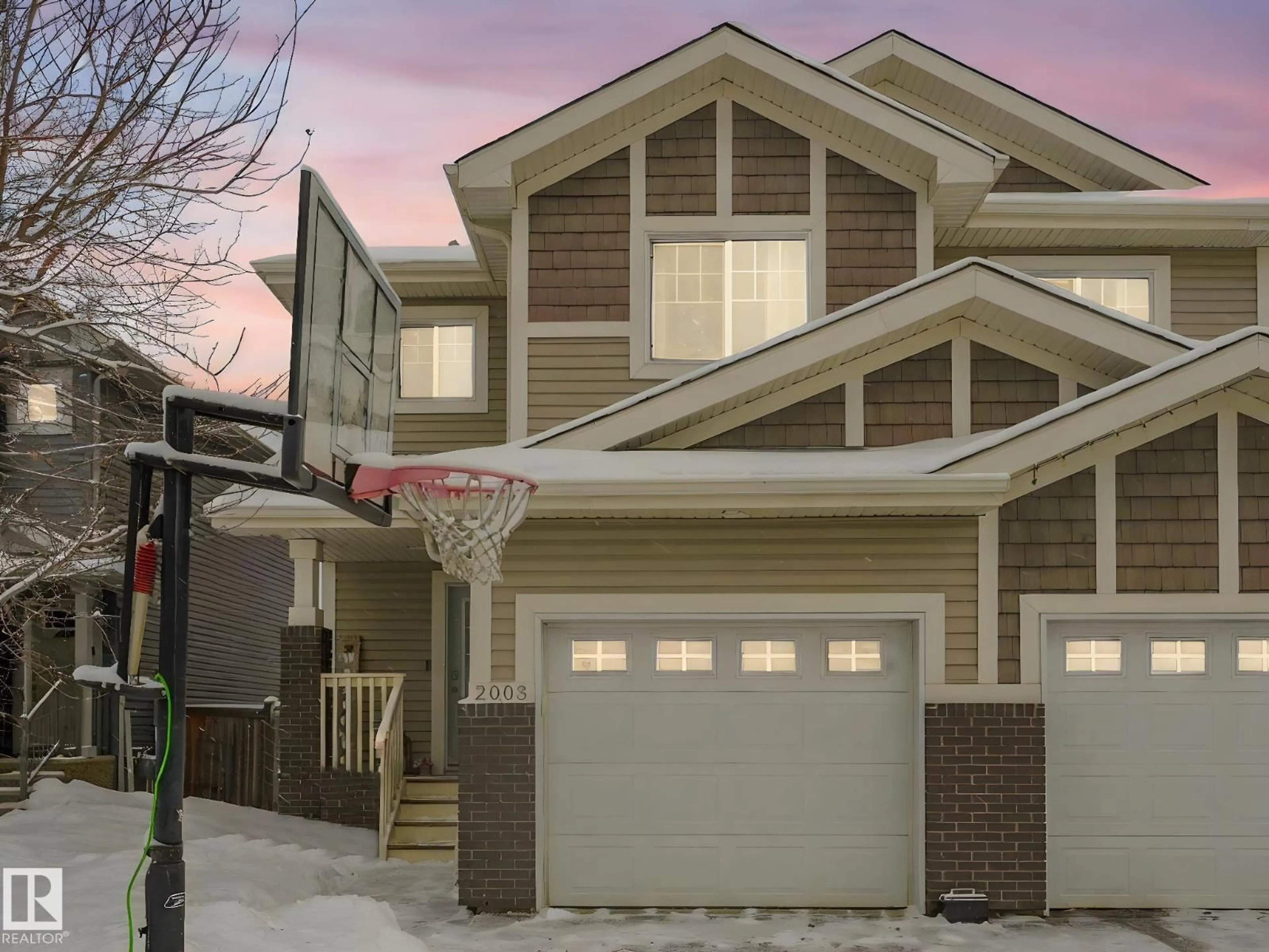 Home with vinyl exterior material, street for 2003 WESTERRA LO, Stony Plain Alberta T7Z0H8