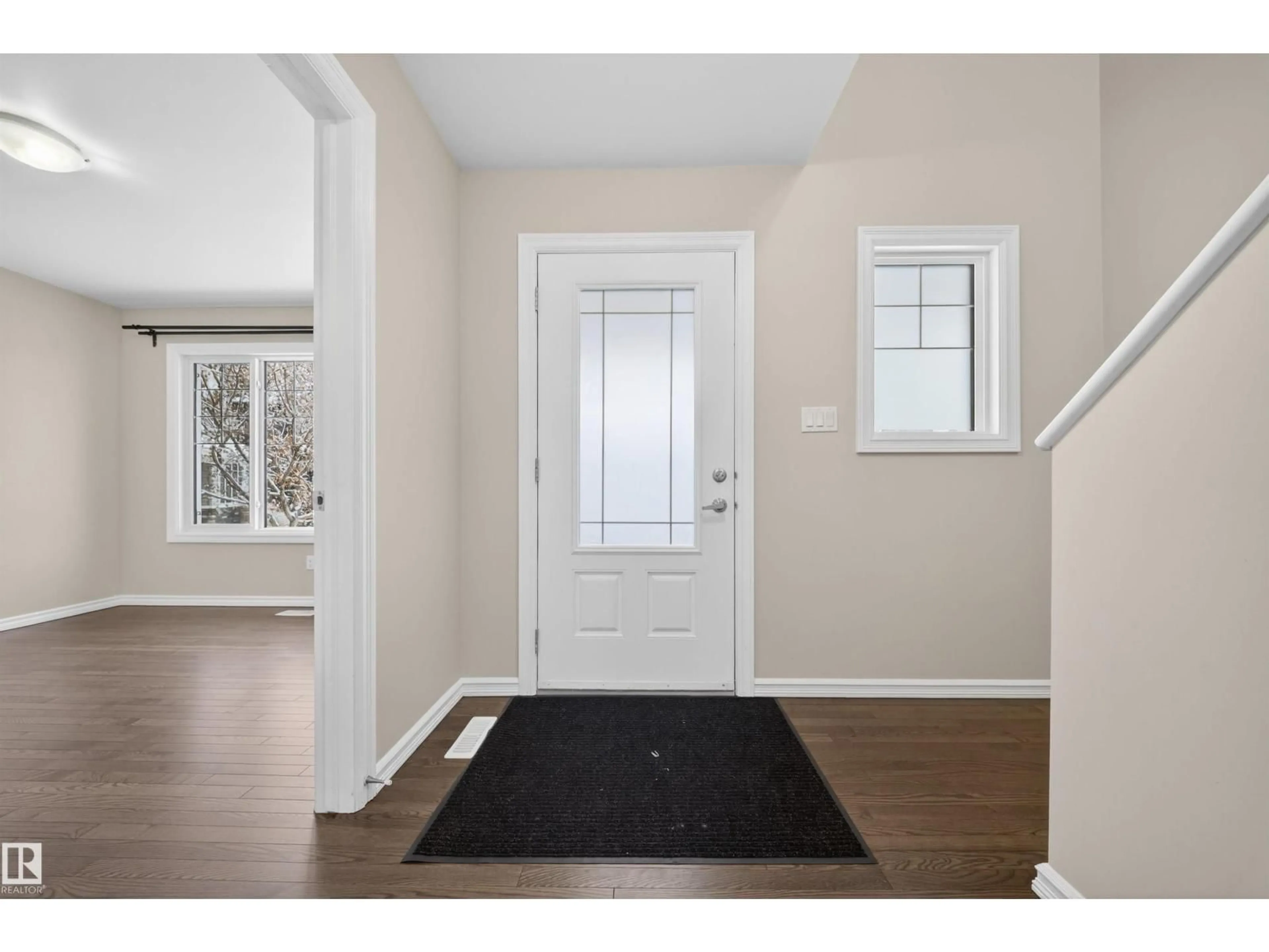 Indoor entryway for 4216 ALEXANDER BA, Edmonton Alberta T6W2C8