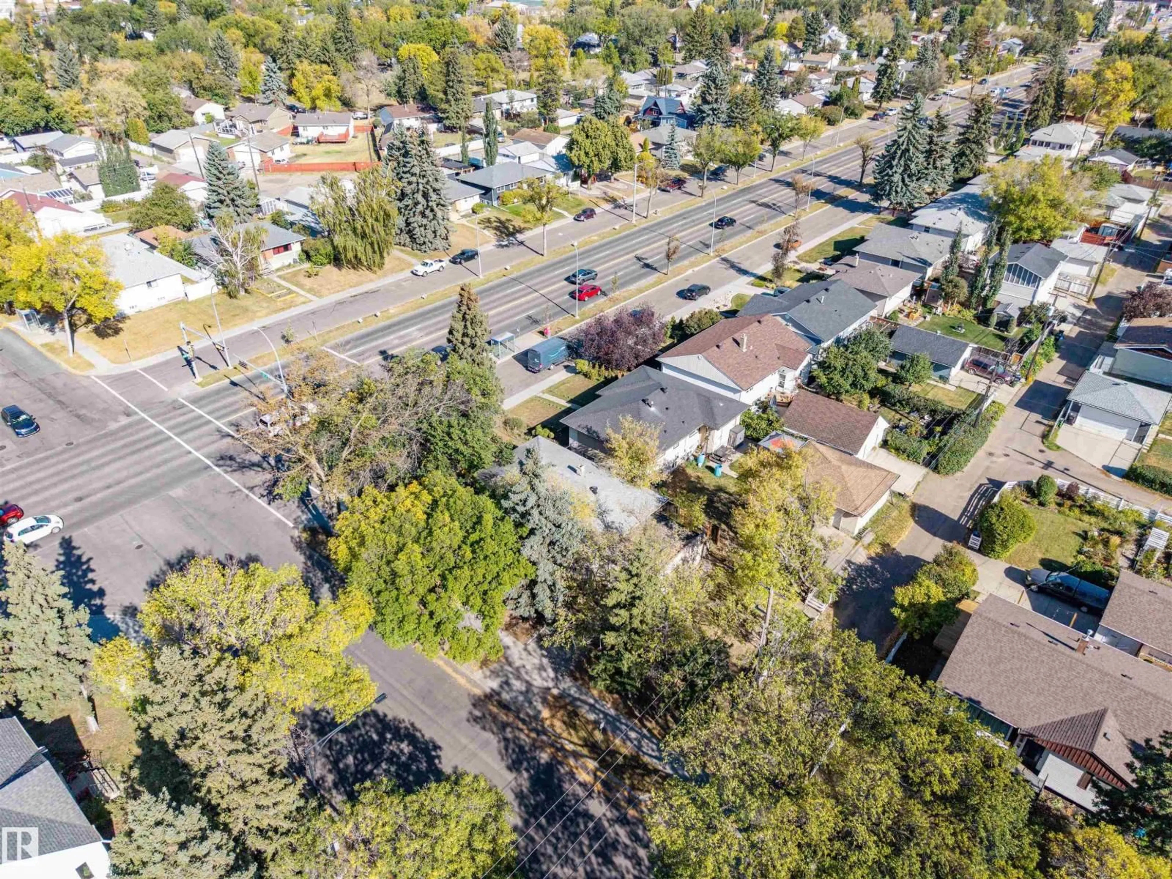 A pic from outside/outdoor area/front of a property/back of a property/a pic from drone, street for NW - 11715 139 ST, Edmonton Alberta T5M1S2