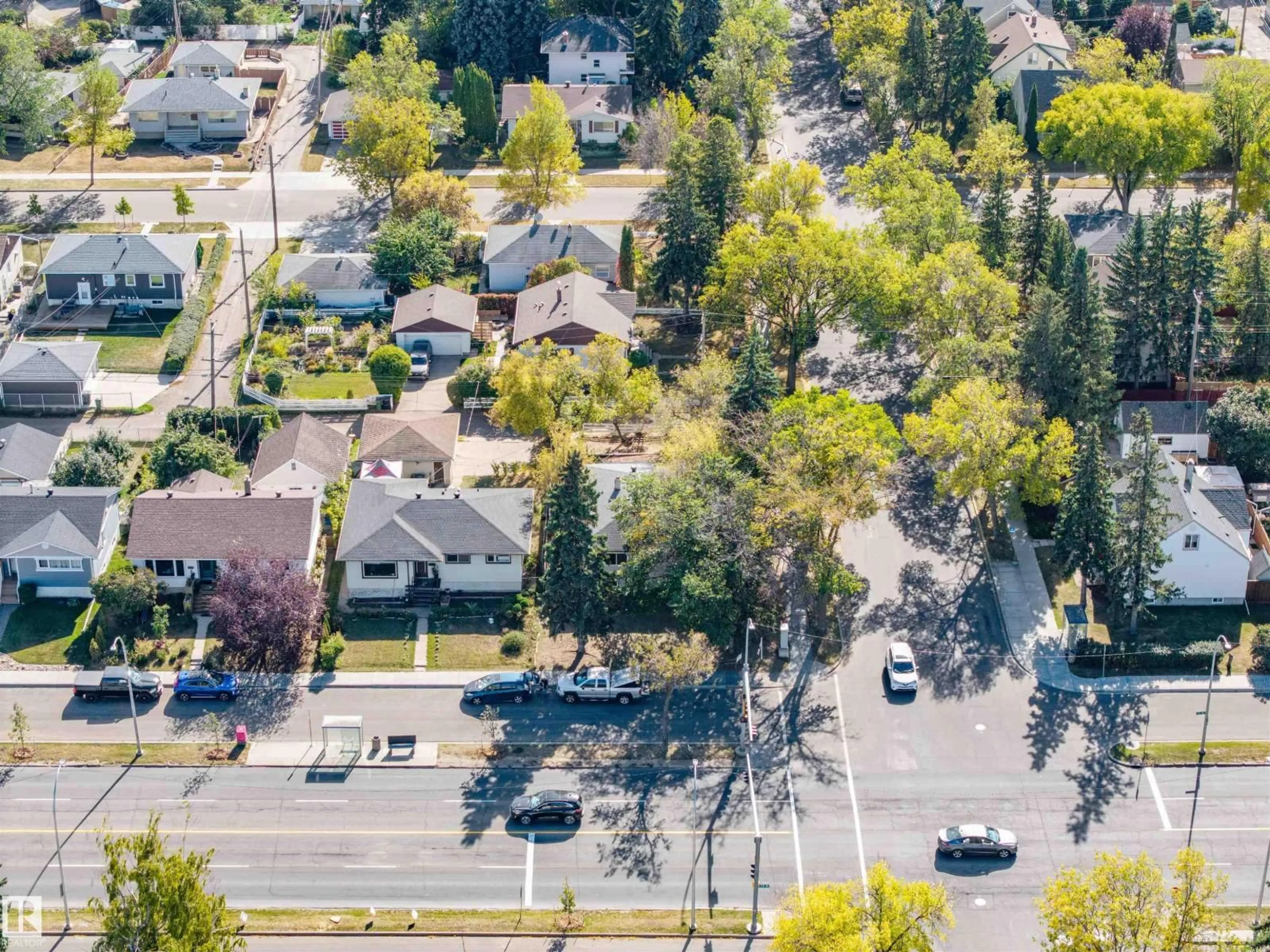 A pic from outside/outdoor area/front of a property/back of a property/a pic from drone, street for NW - 11715 139 ST, Edmonton Alberta T5M1S2