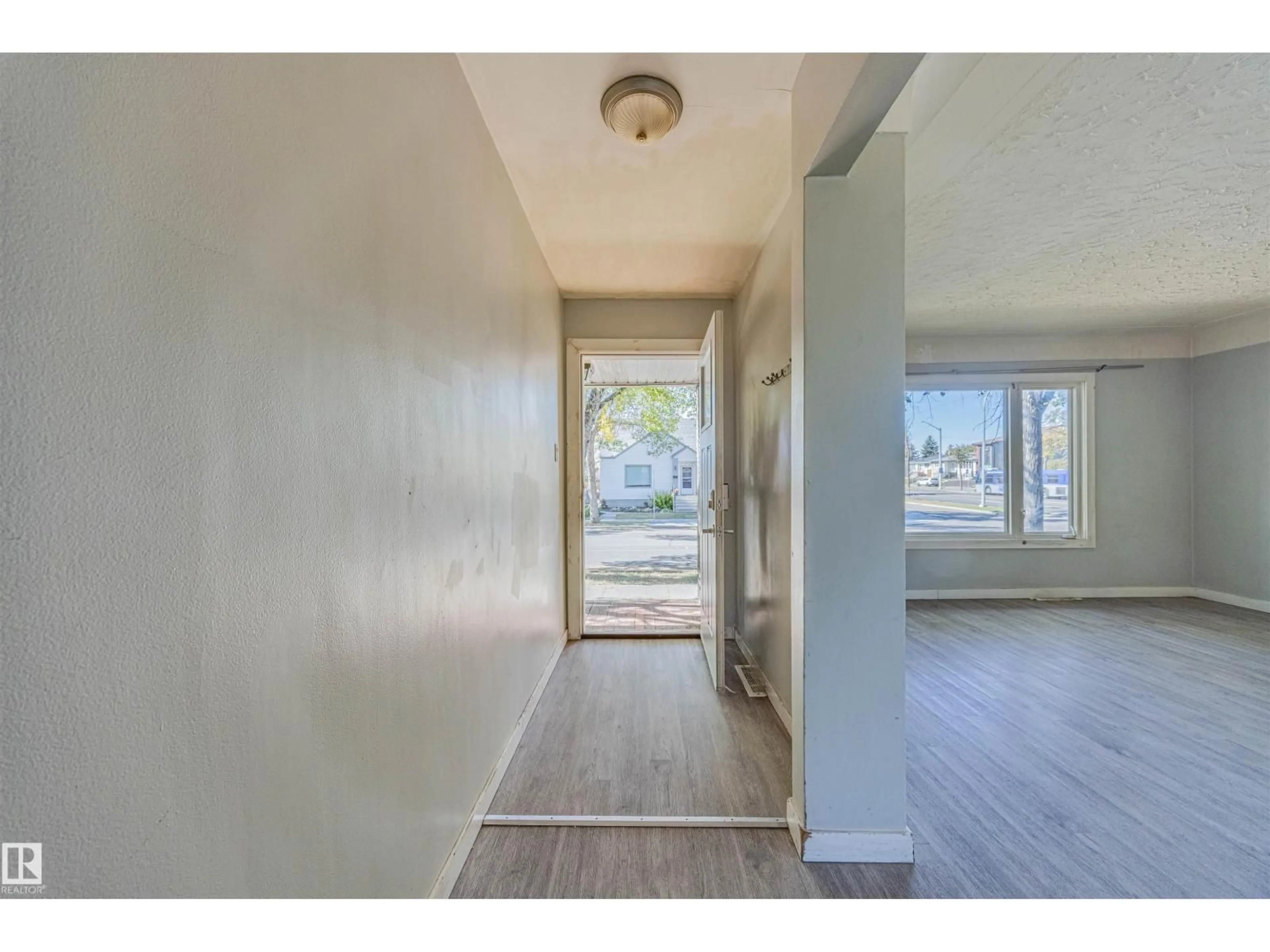 Indoor entryway for NW - 11715 139 ST, Edmonton Alberta T5M1S2