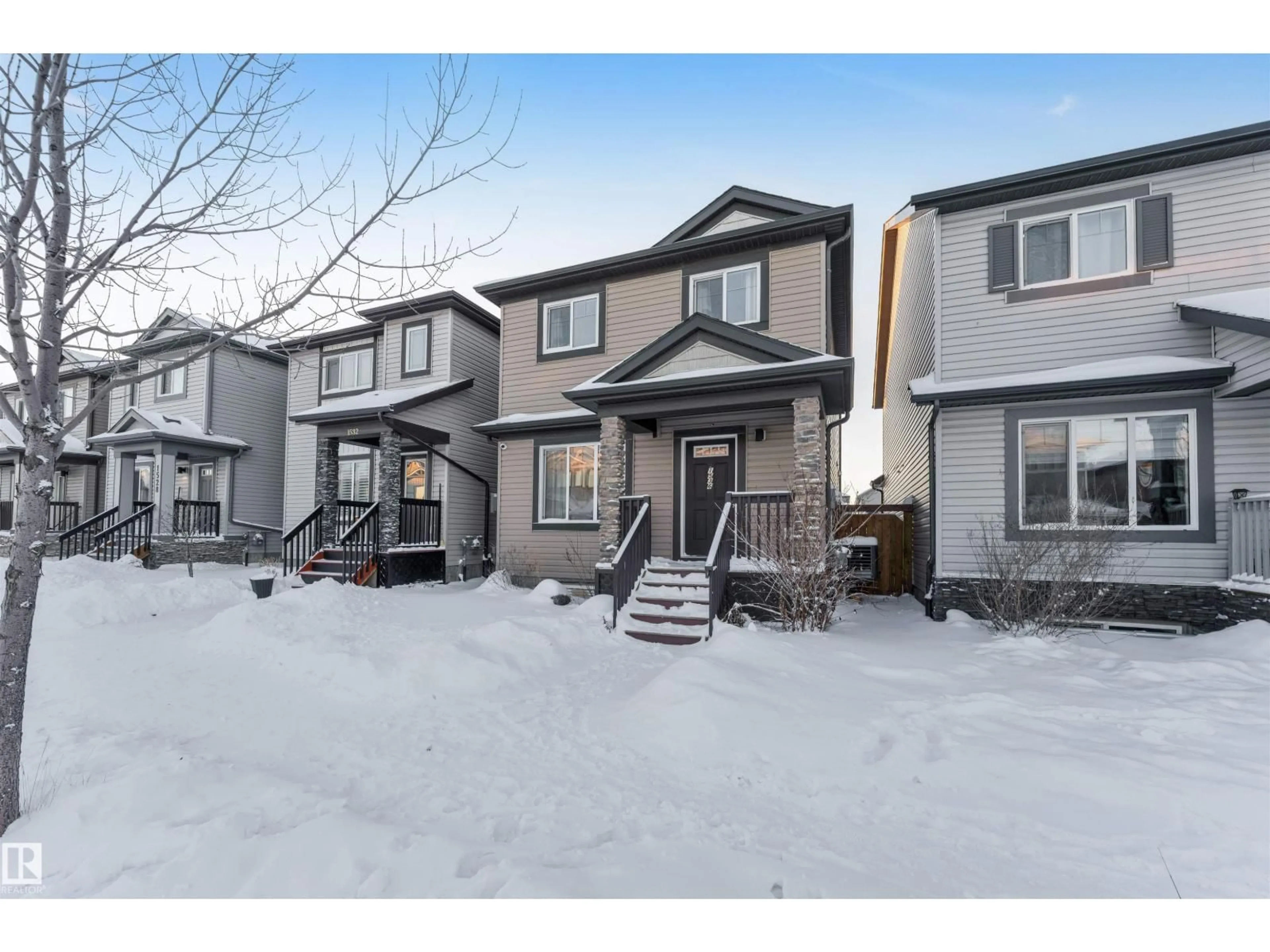 A pic from outside/outdoor area/front of a property/back of a property/a pic from drone, street for 1536 21 ST, Edmonton Alberta T6T2B7