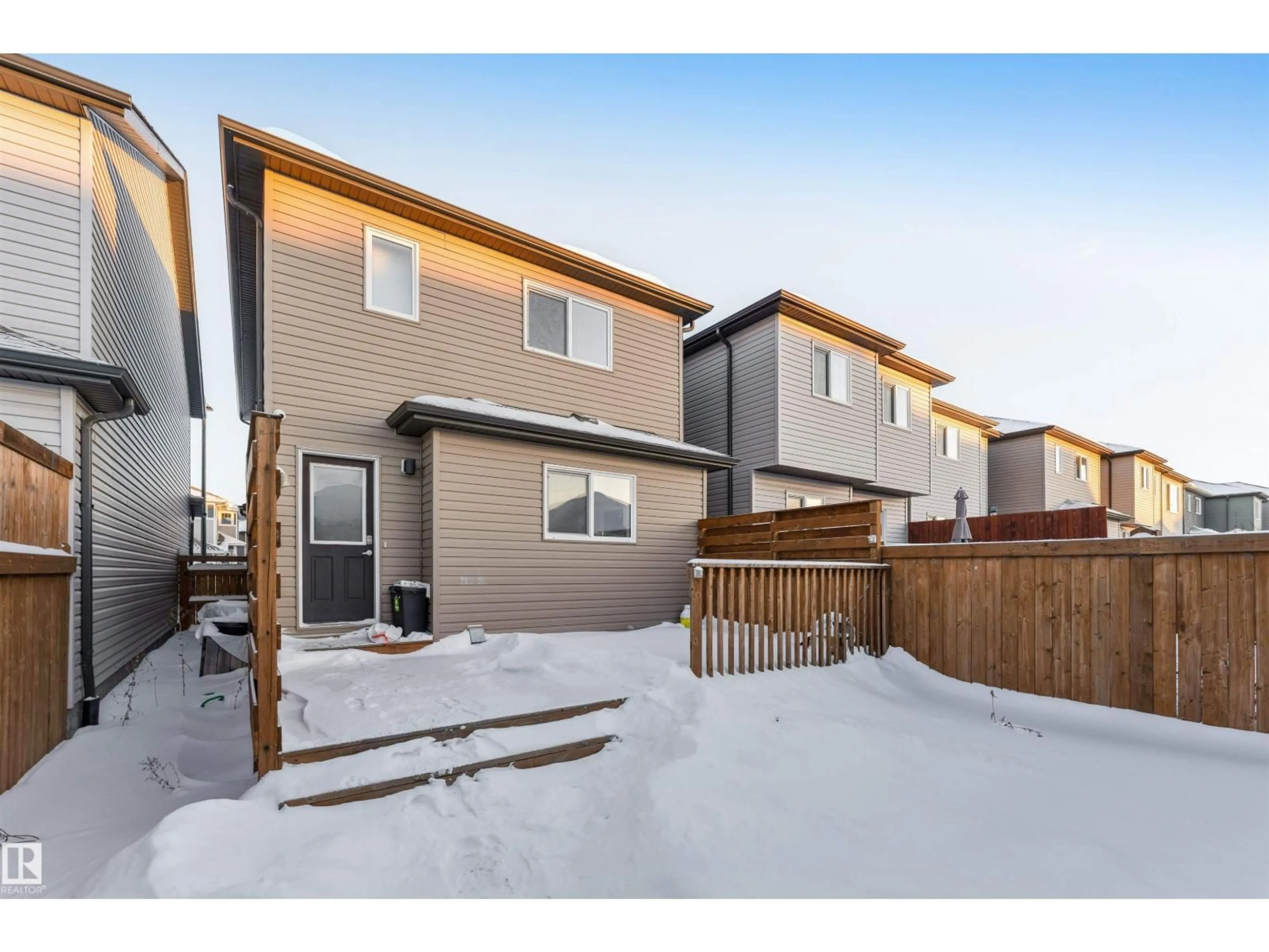 A pic from outside/outdoor area/front of a property/back of a property/a pic from drone, street for 1536 21 ST, Edmonton Alberta T6T2B7