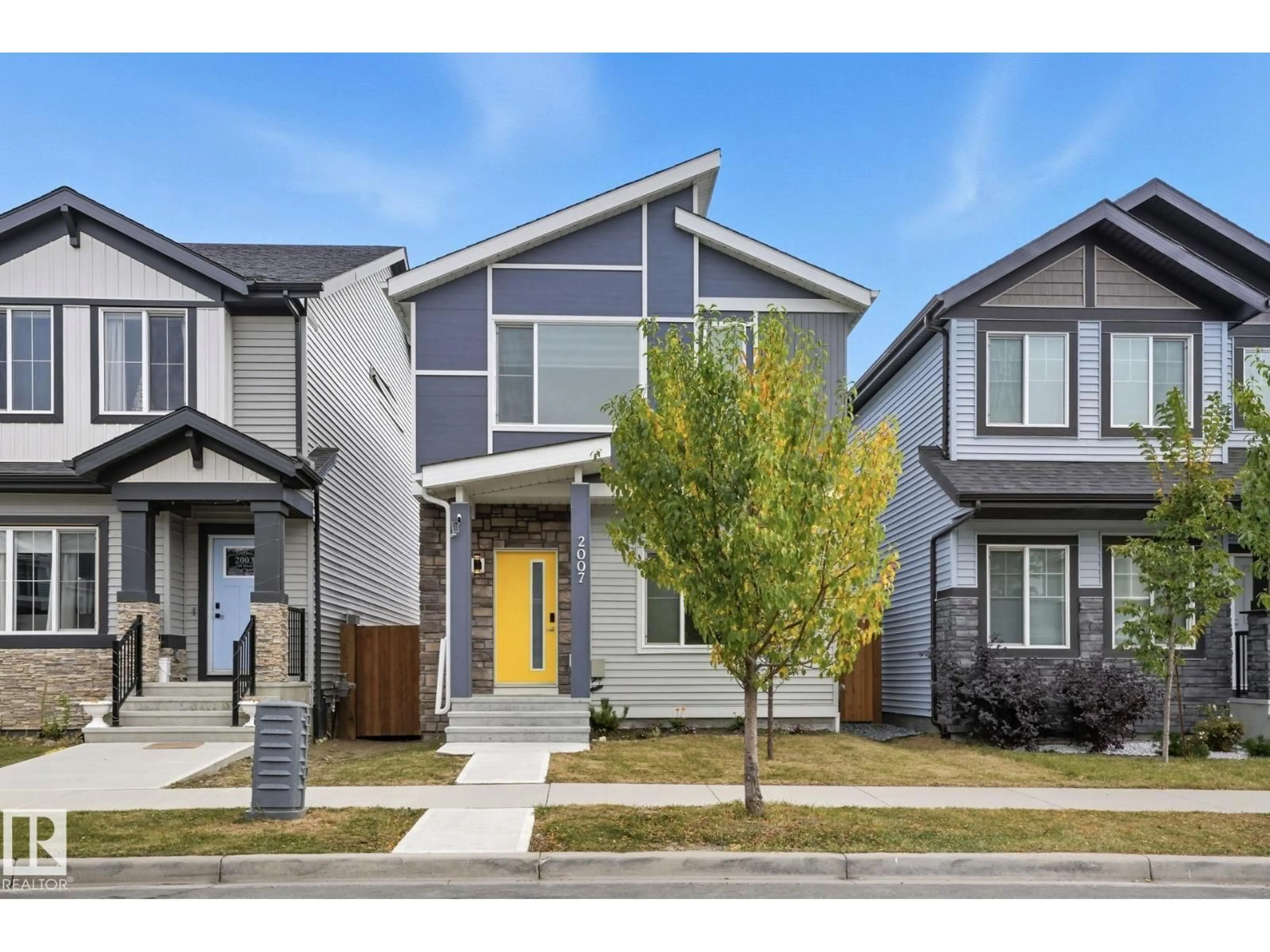 Home with vinyl exterior material, street for SW - 2007 160 ST, Edmonton Alberta T6W4E7