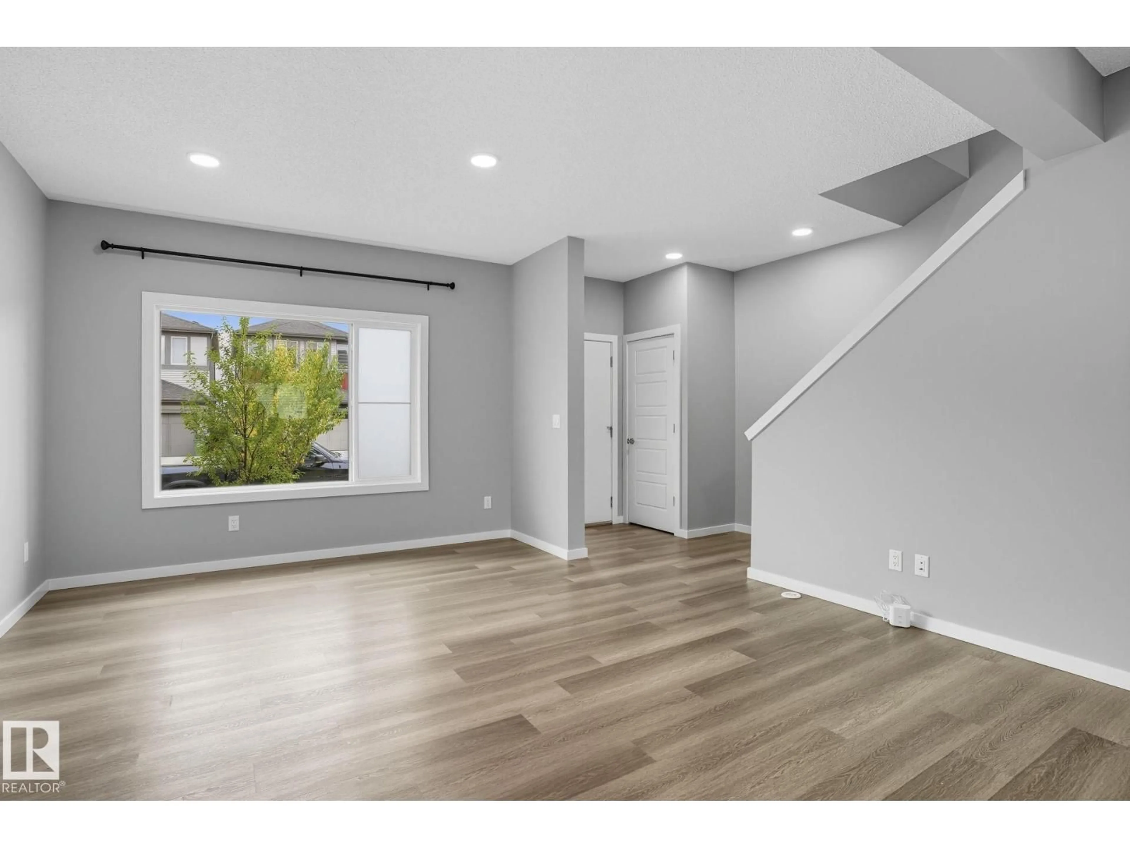 Unknown for SW - 2007 160 ST, Edmonton Alberta T6W4E7