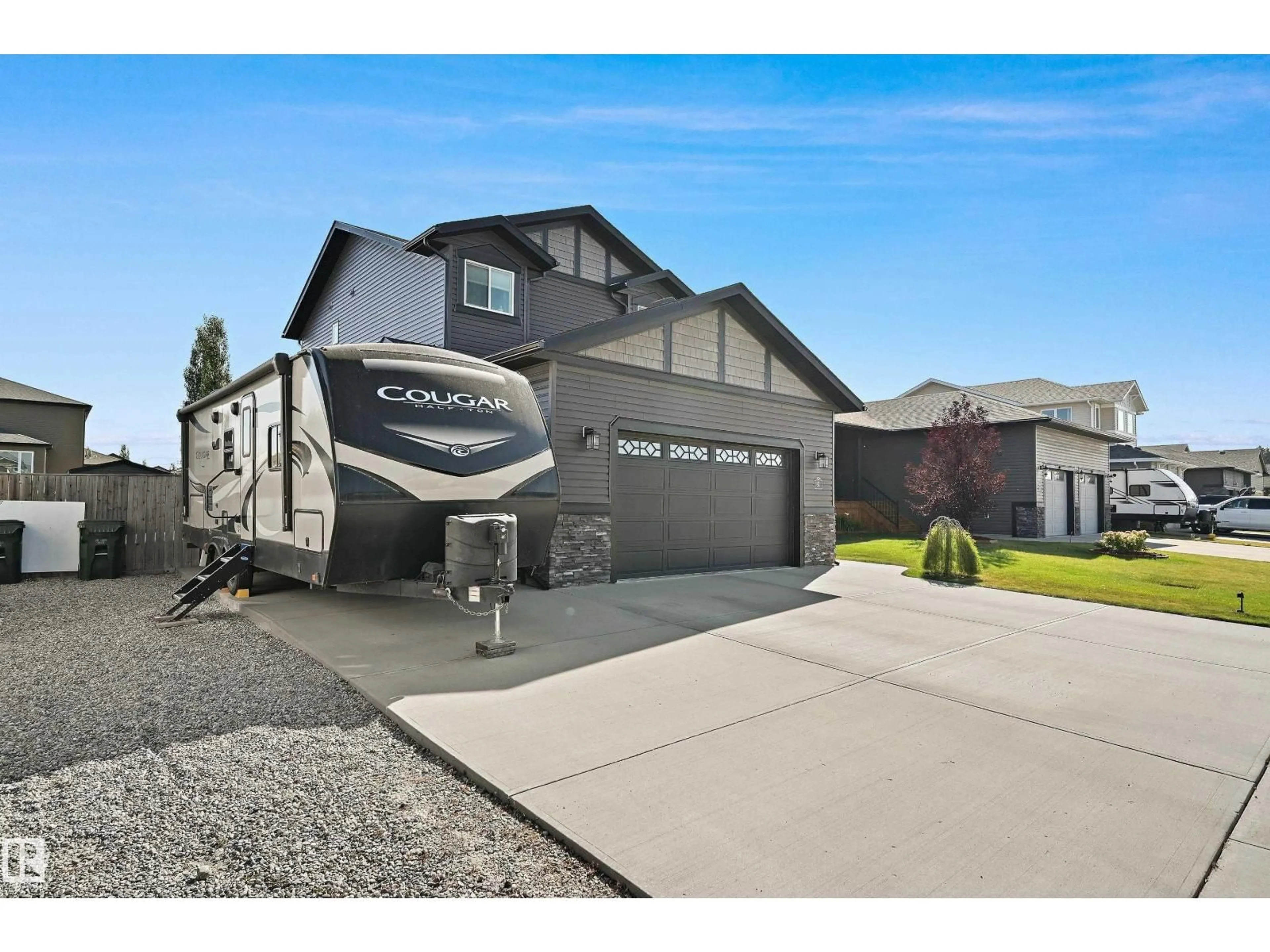 Home with vinyl exterior material, street for 9 VICEROY CR, Olds Alberta T4H0C4