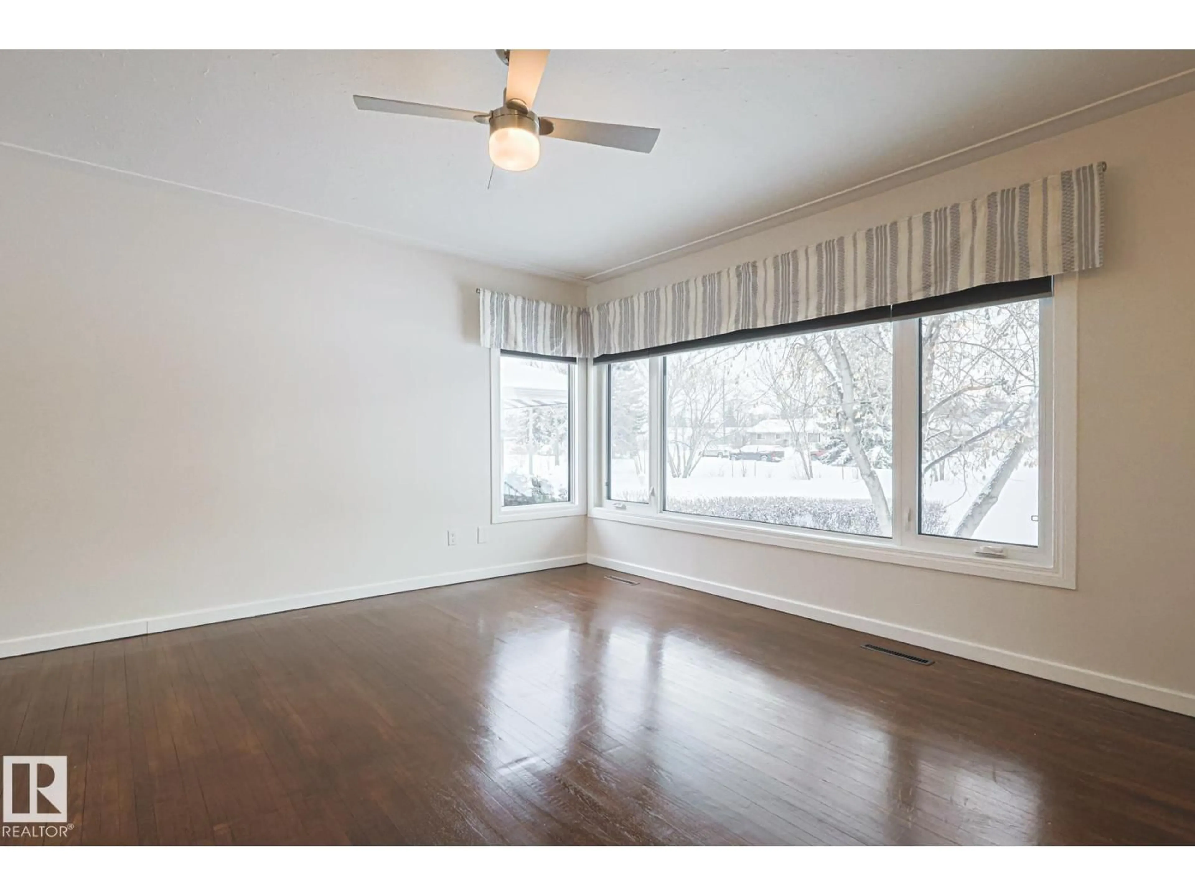 A pic of a room for 13419 102 ST, Edmonton Alberta T5E4K1