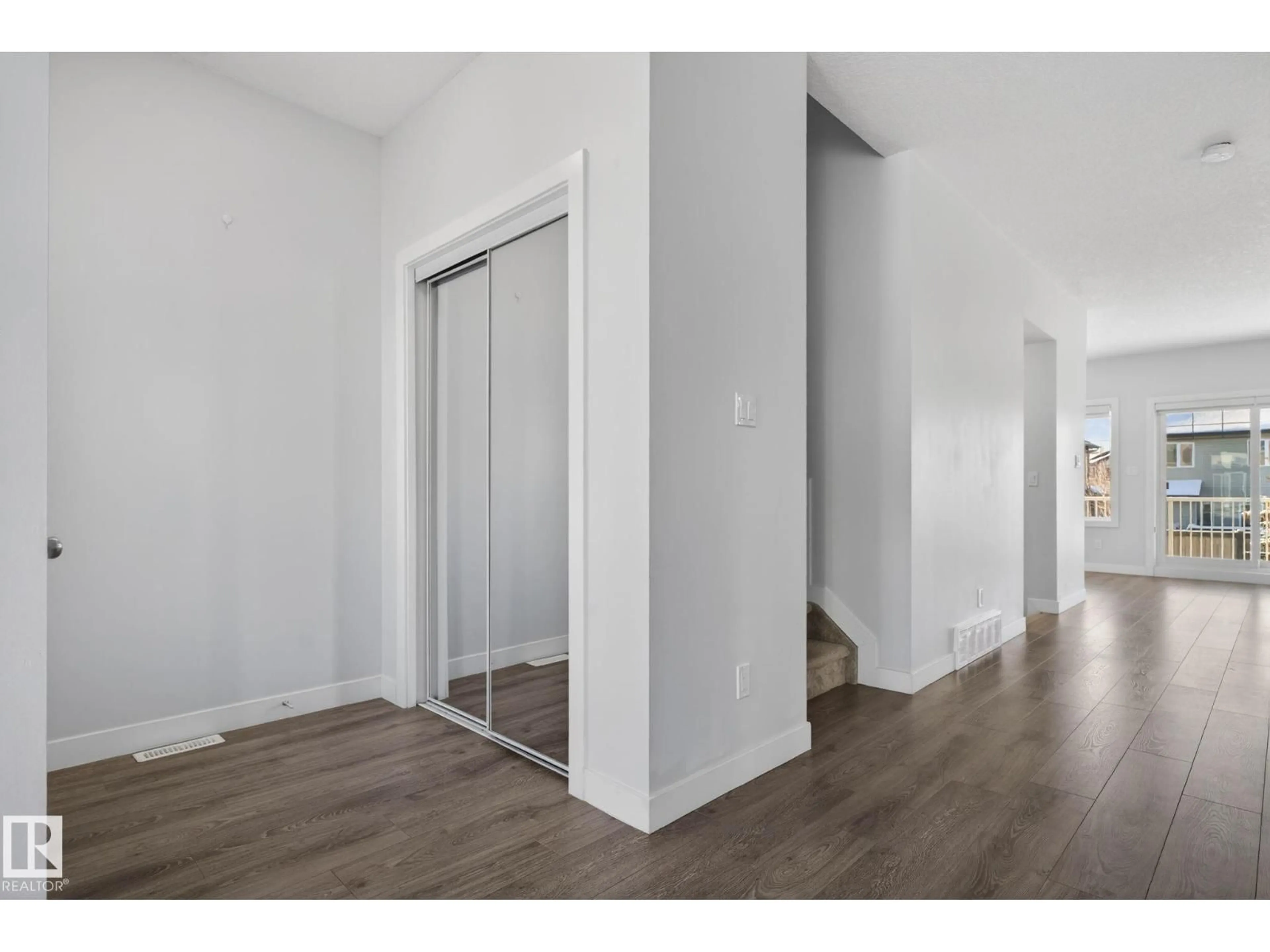 Unknown for 64 723 172 ST SW, Edmonton Alberta T6W2N6