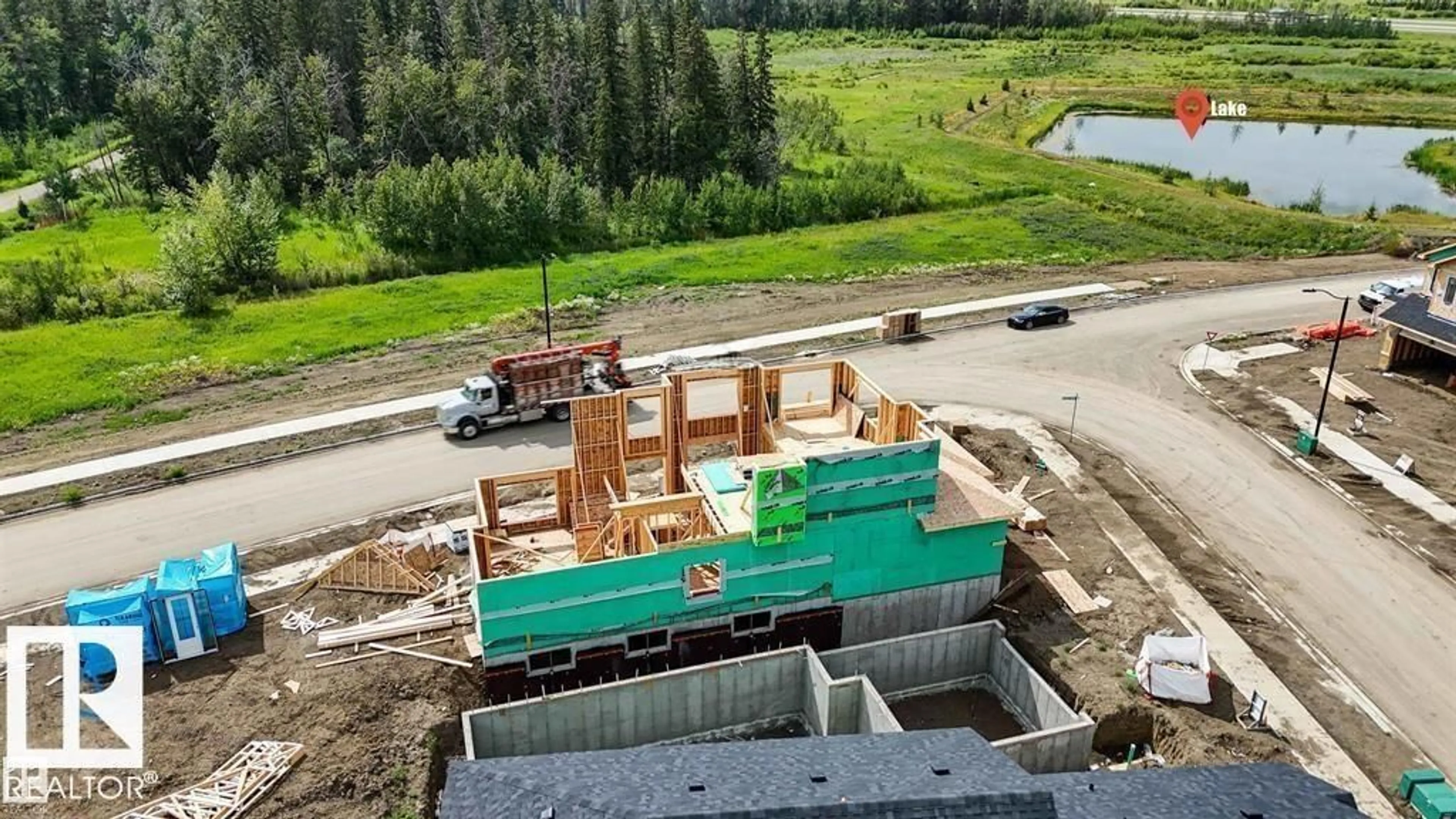 A pic from outside/outdoor area/front of a property/back of a property/a pic from drone, building for 27 REDPOLL WD, St. Albert Alberta T8N8C7