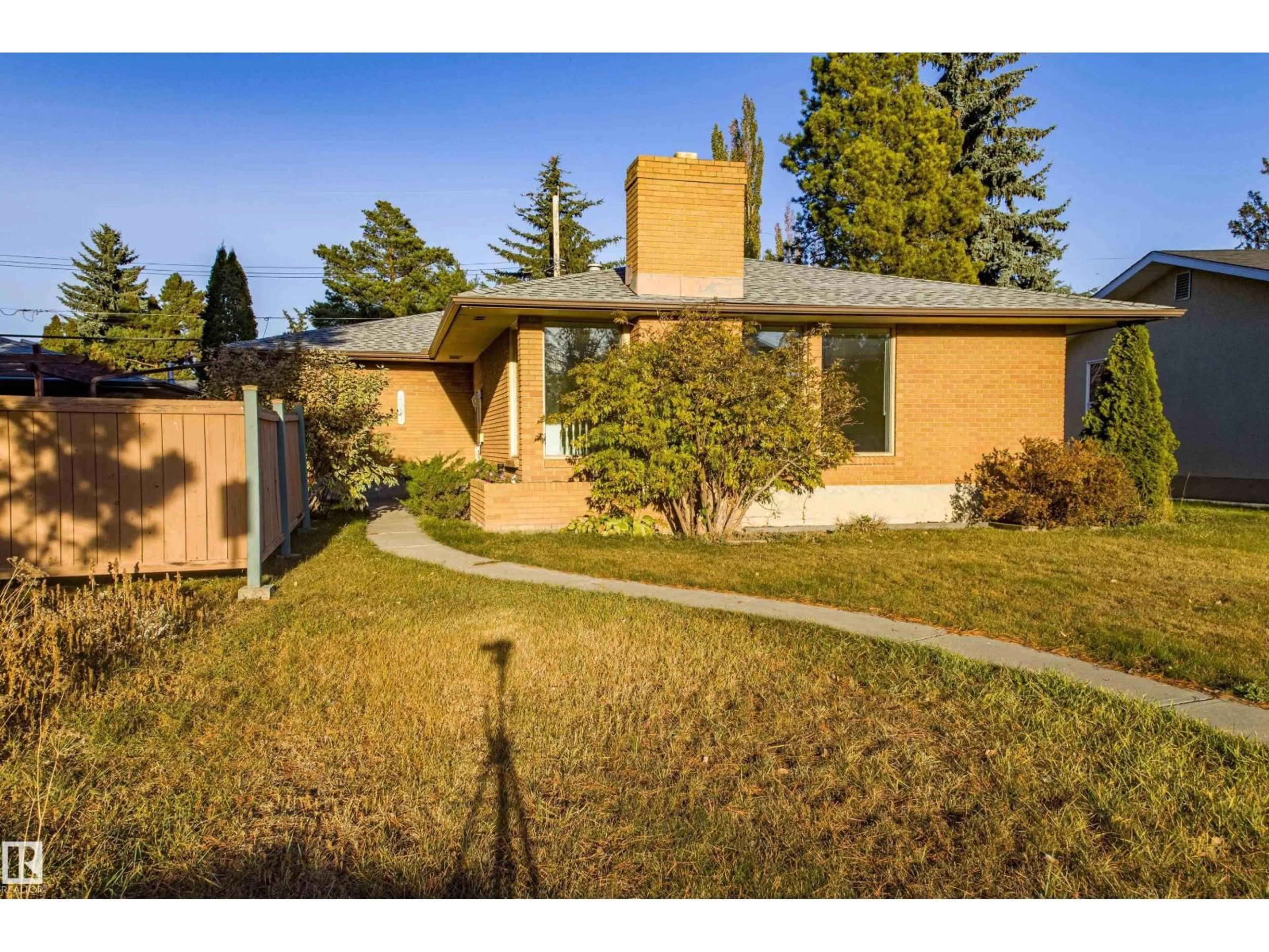 Unknown for NW - 4051 120 ST, Edmonton Alberta T6J1X7